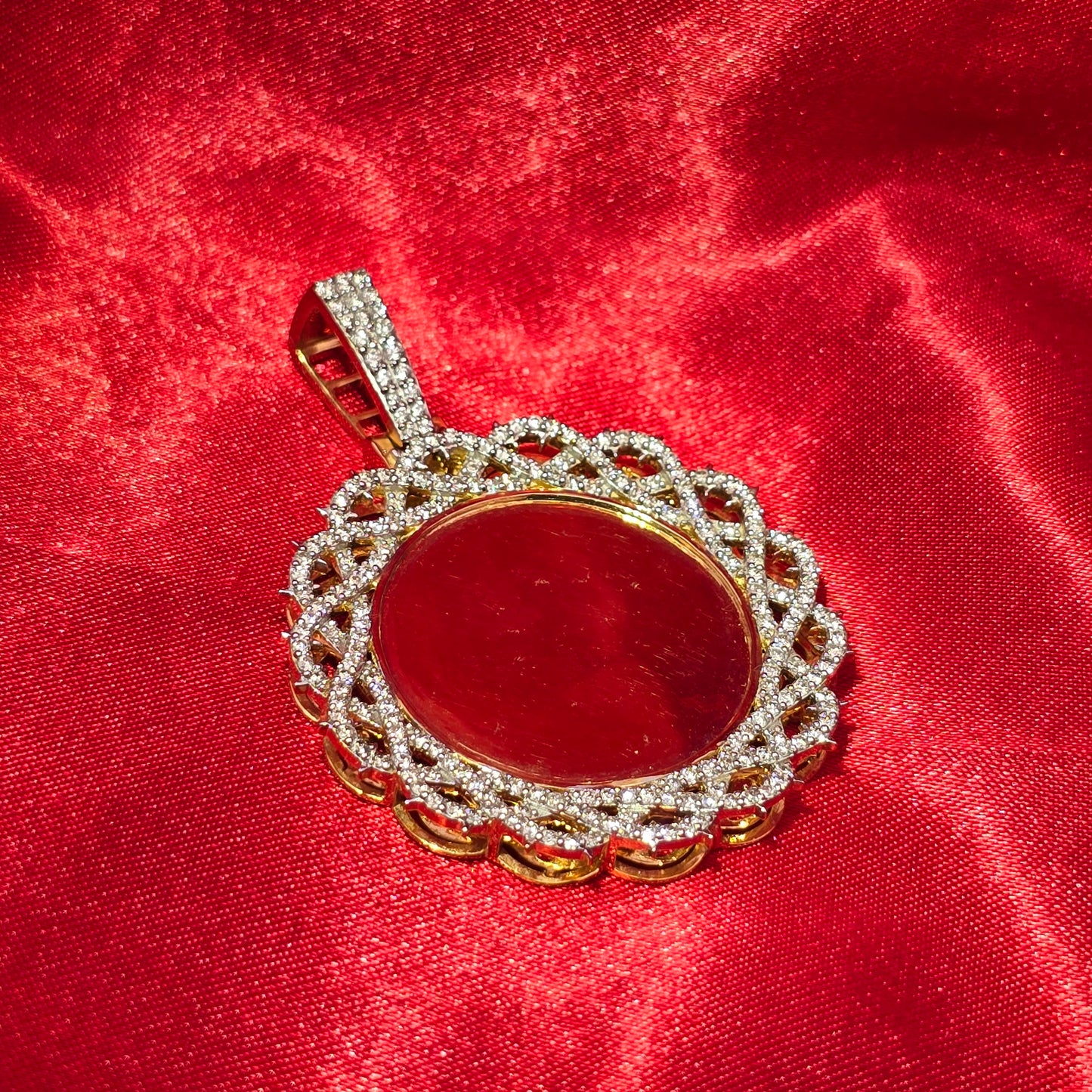 10k Yellow Gold Diamond Cuban Circle Picture Pendant 1.74 ctw