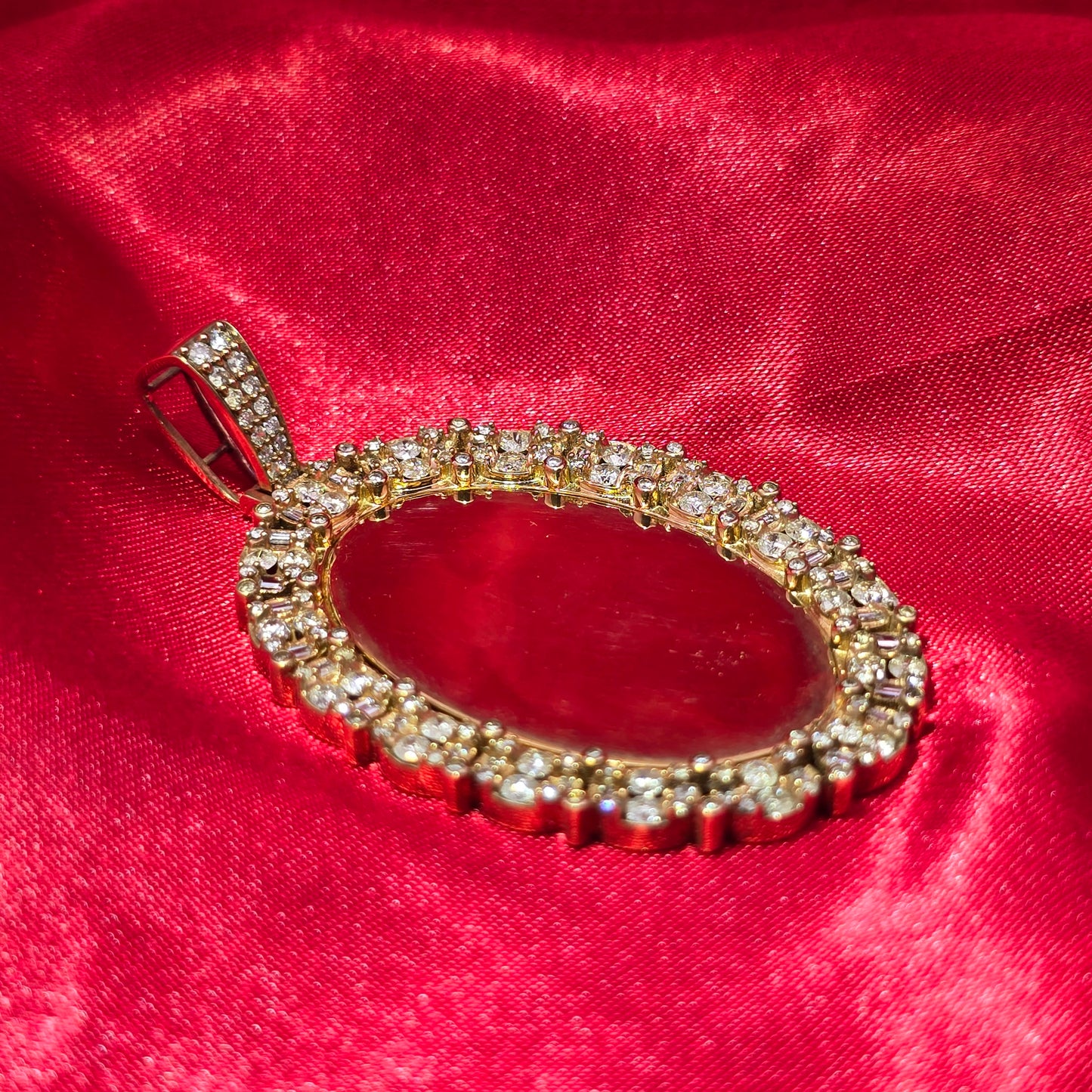 10k Yellow Gold Diamond Oval Memory Pendant 4.0 ctw