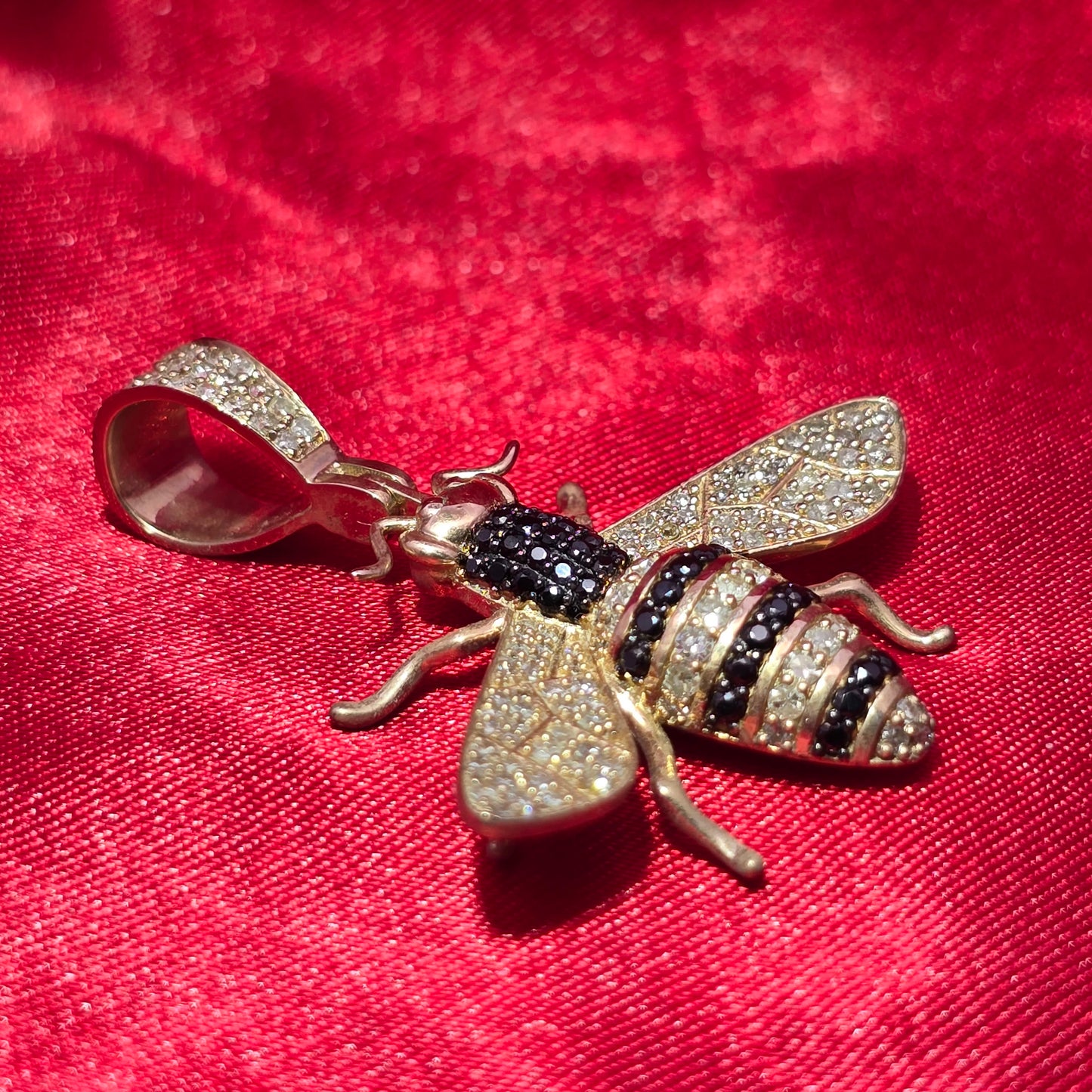 Helloice Iced Bee Pendant 1.25 ctw Diamond 10K Yellow Gold