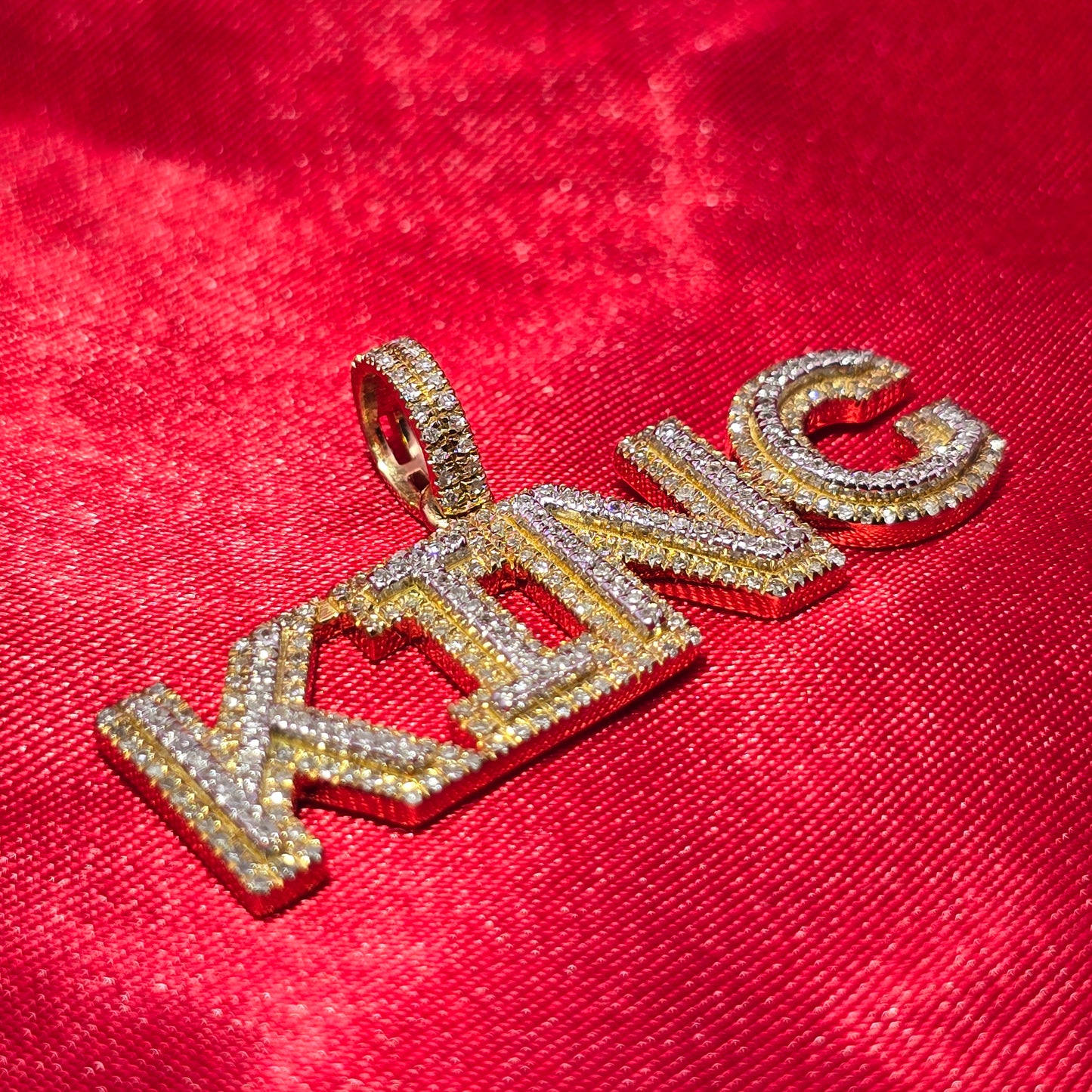 King Pendant 0.68 ct. Diamond 10K Yellow Gold
