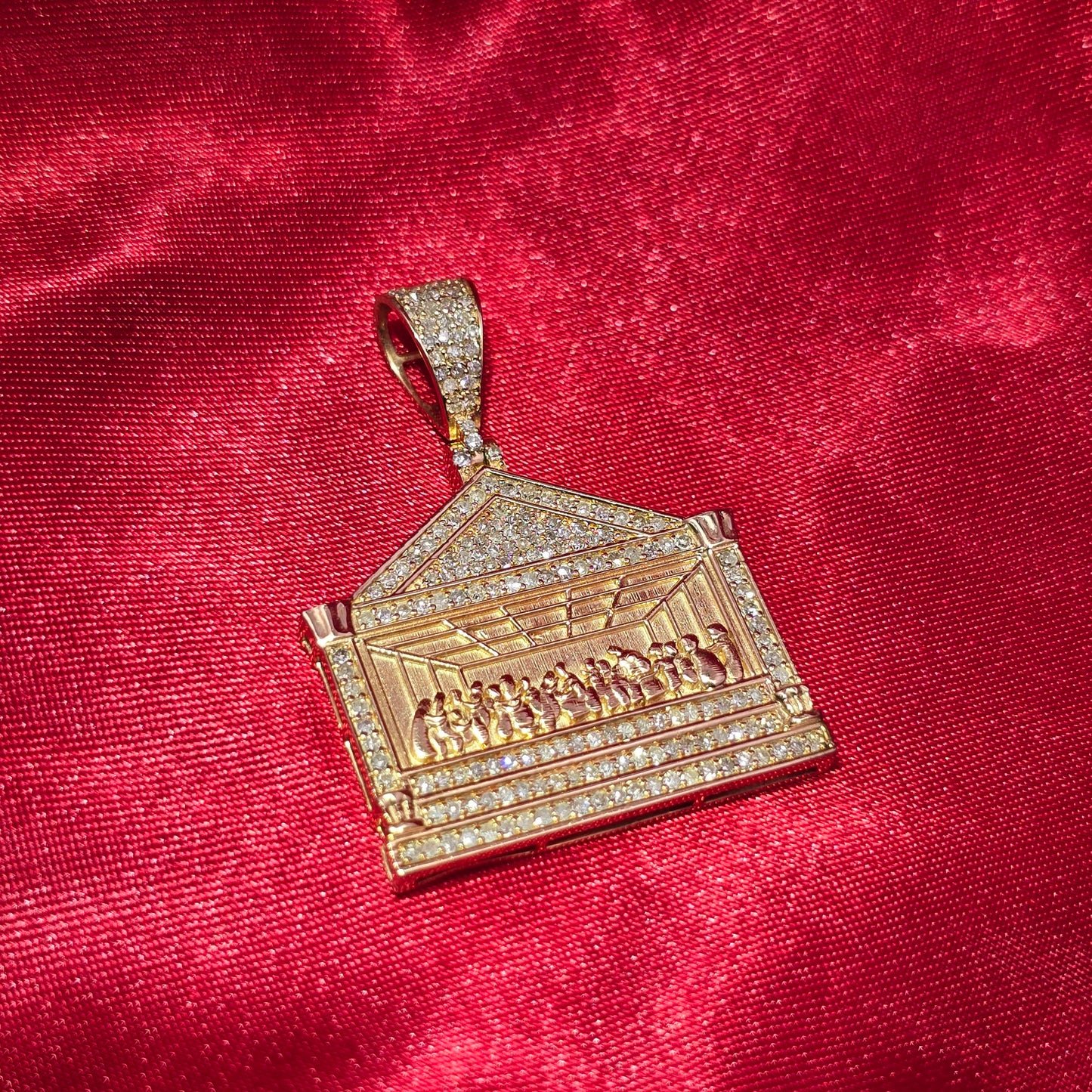 Intricate Pendant 1.25 ctw Diamond 10K Yellow Gold