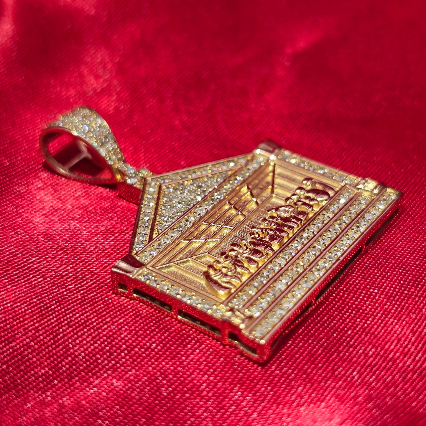Intricate Pendant 1.25 ctw Diamond 10K Yellow Gold