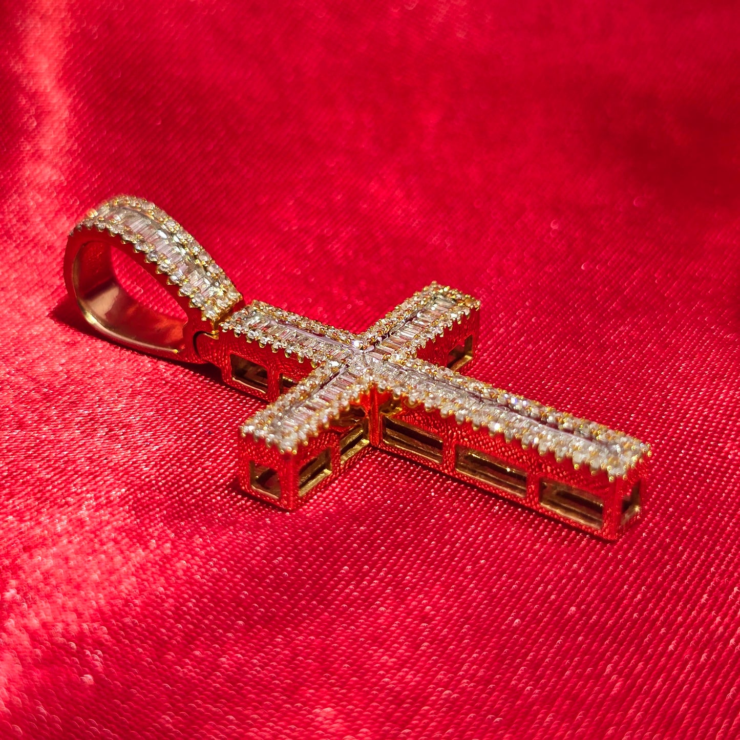 Cross Pendant 1.00 ctw Diamond 10K Yellow Gold