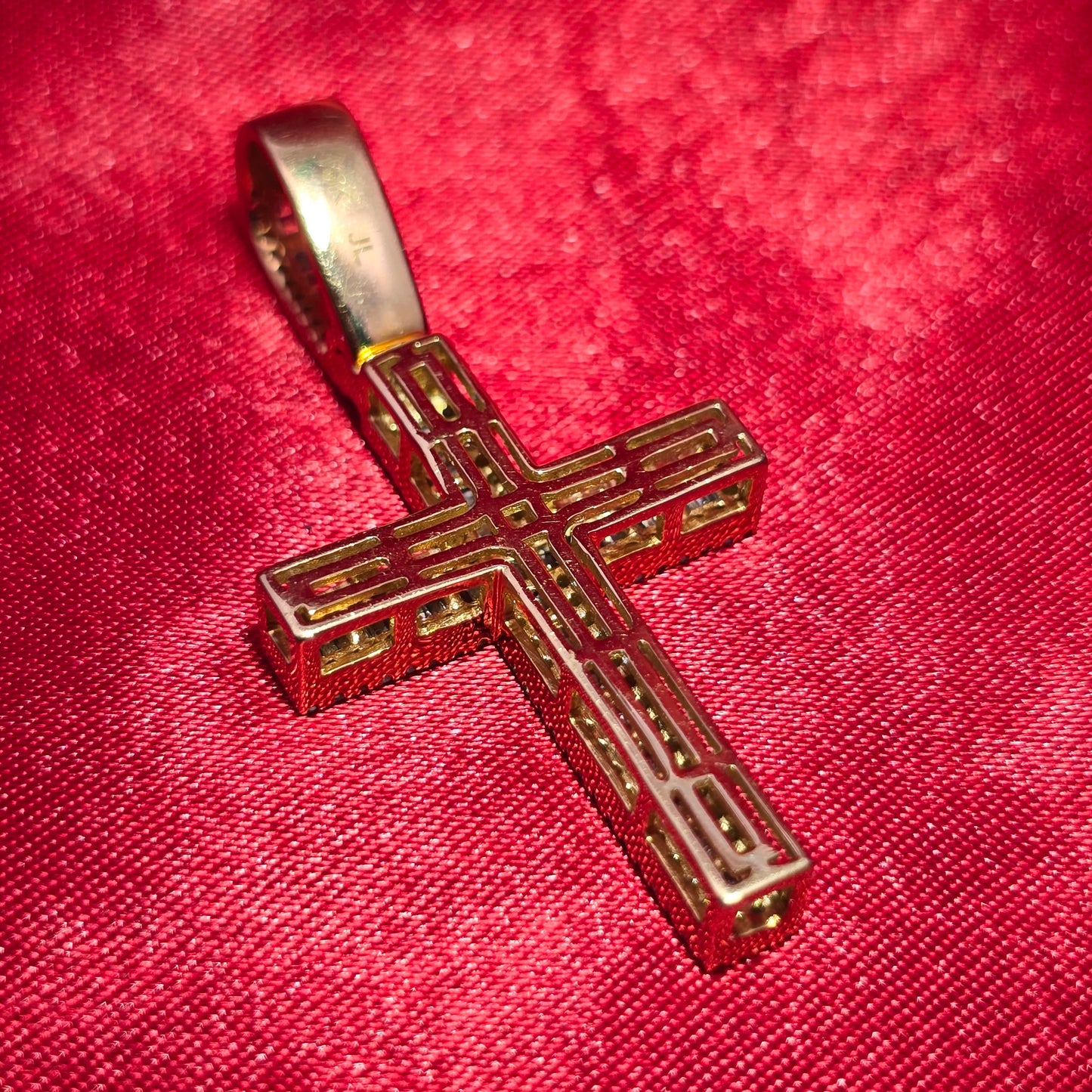 Cross Pendant 1.00 ctw Diamond 10K Yellow Gold