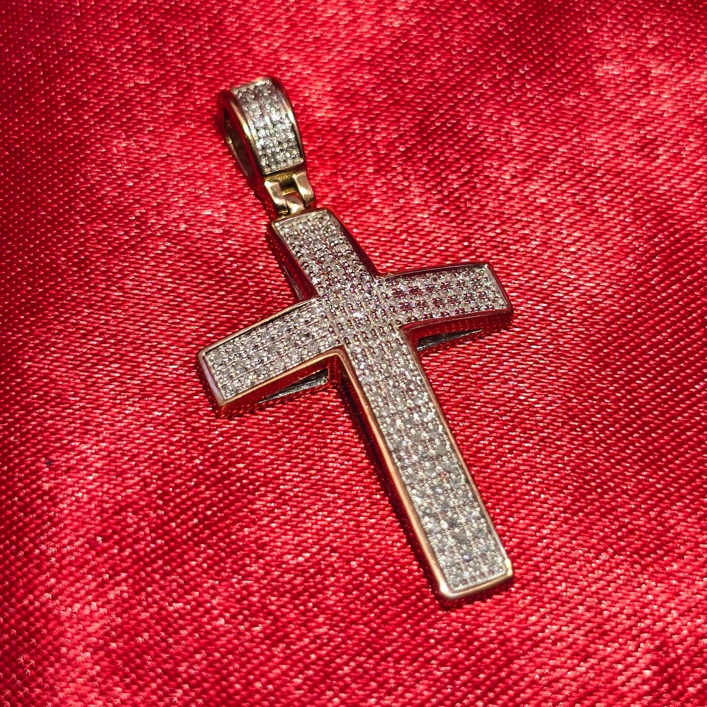 Round Cut Cross Pendant 0.25 ctw Diamond 10K Yellow Gold