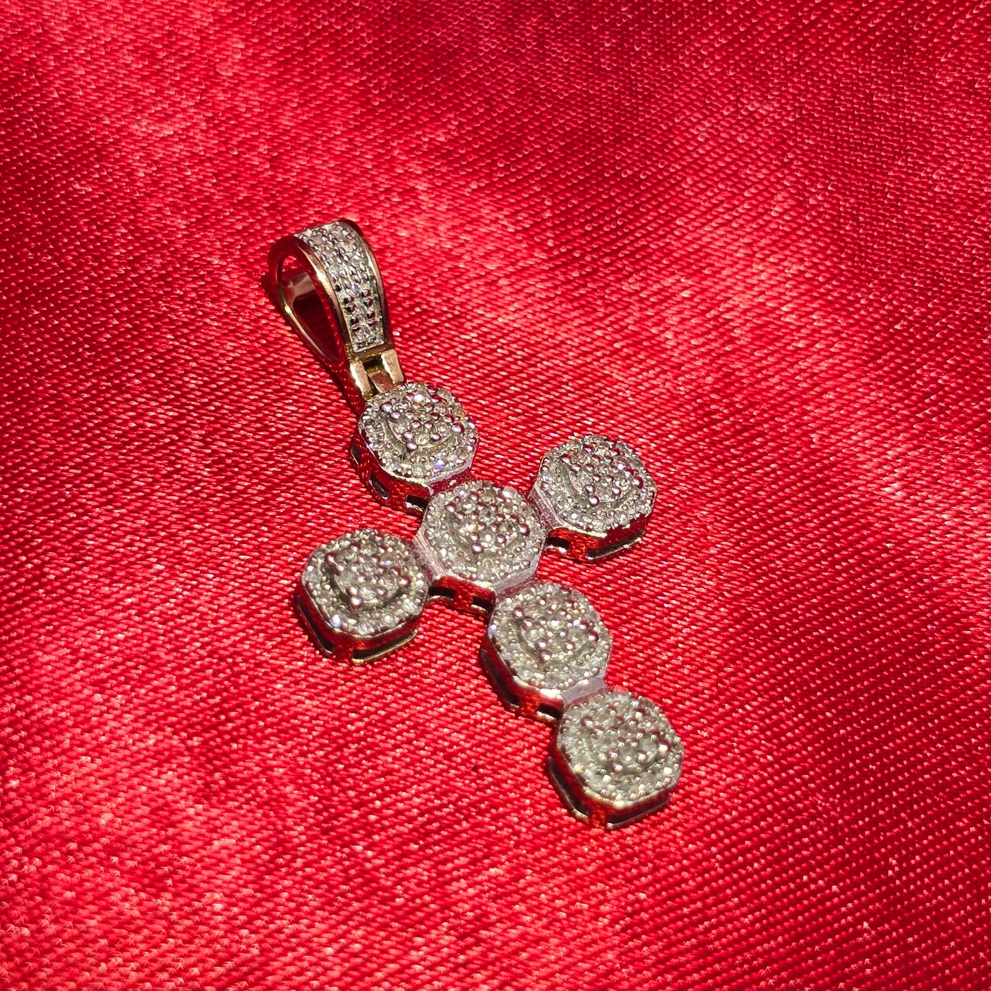 Cross Pendant 0.25 ctw Diamond 10K Yellow Gold