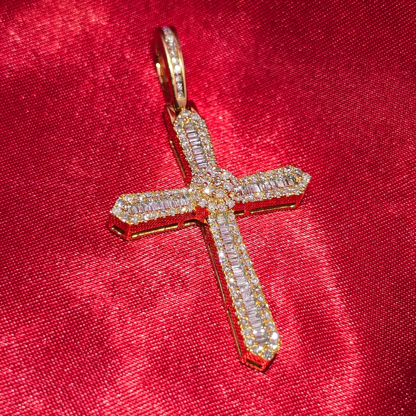 Cross Pendant 0.98 ctw Diamond 10K Yellow Gold