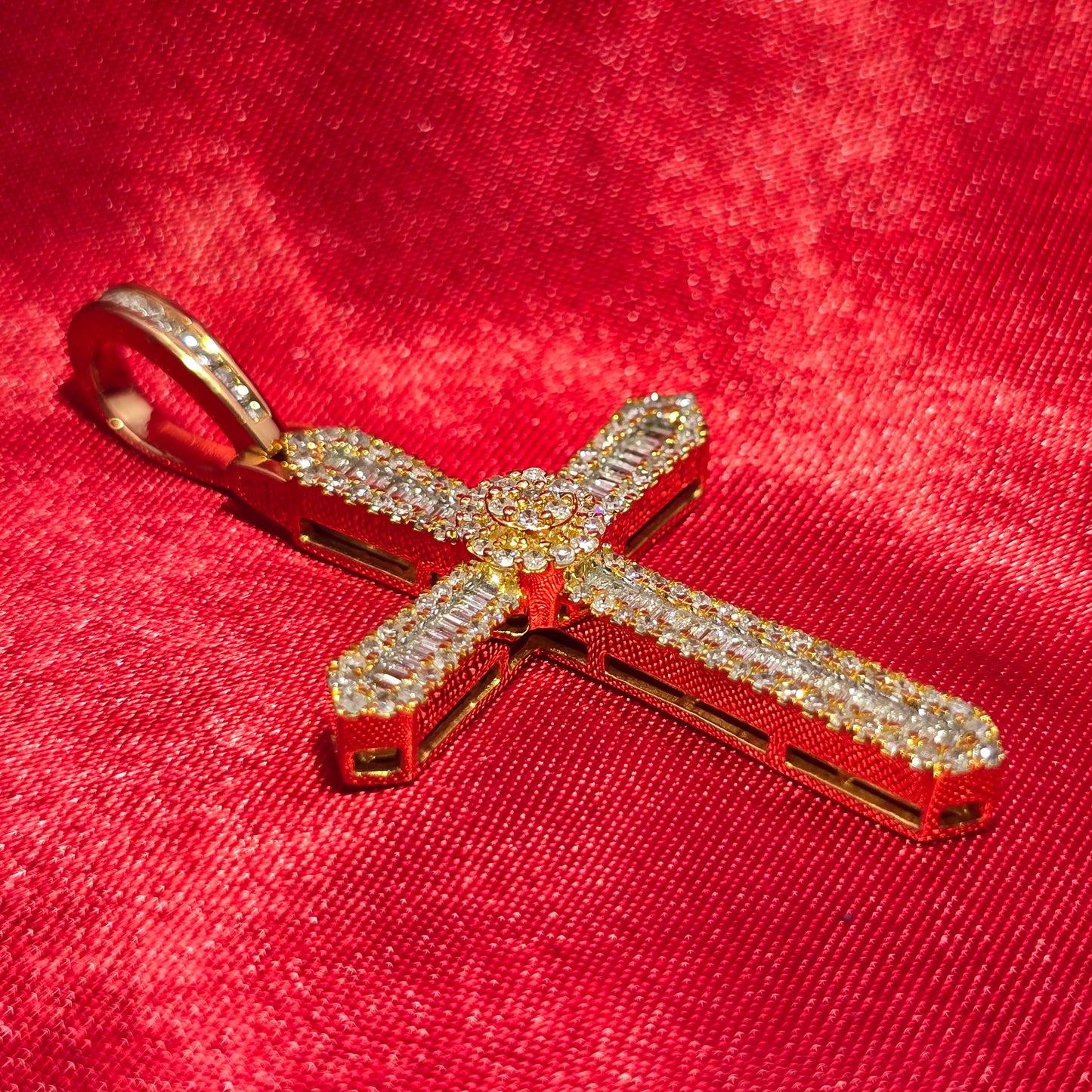 Cross Pendant 0.98 ctw Diamond 10K Yellow Gold