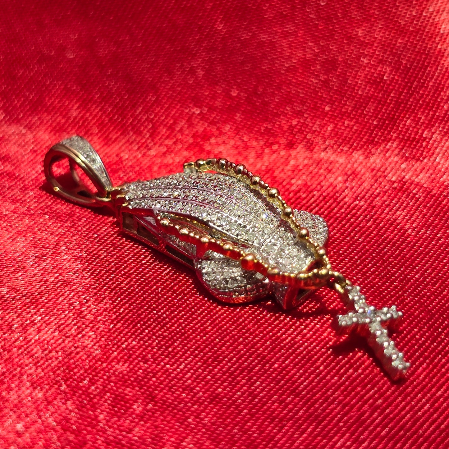 Praying Hands Pendant 0.875 Ct. 10K Gold