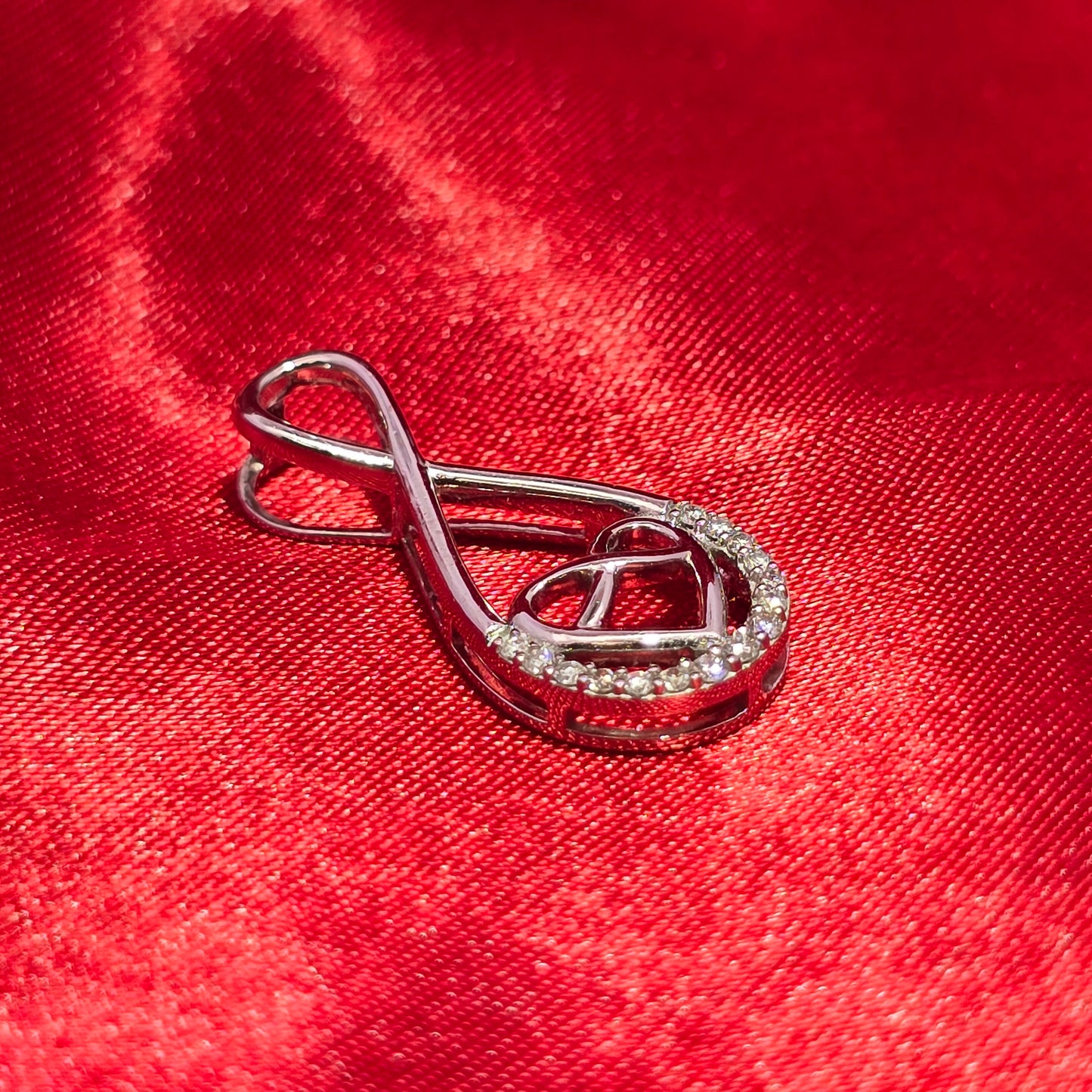 Infinite Heart Pendant 0.10 ctw Diamond 10K White Gold