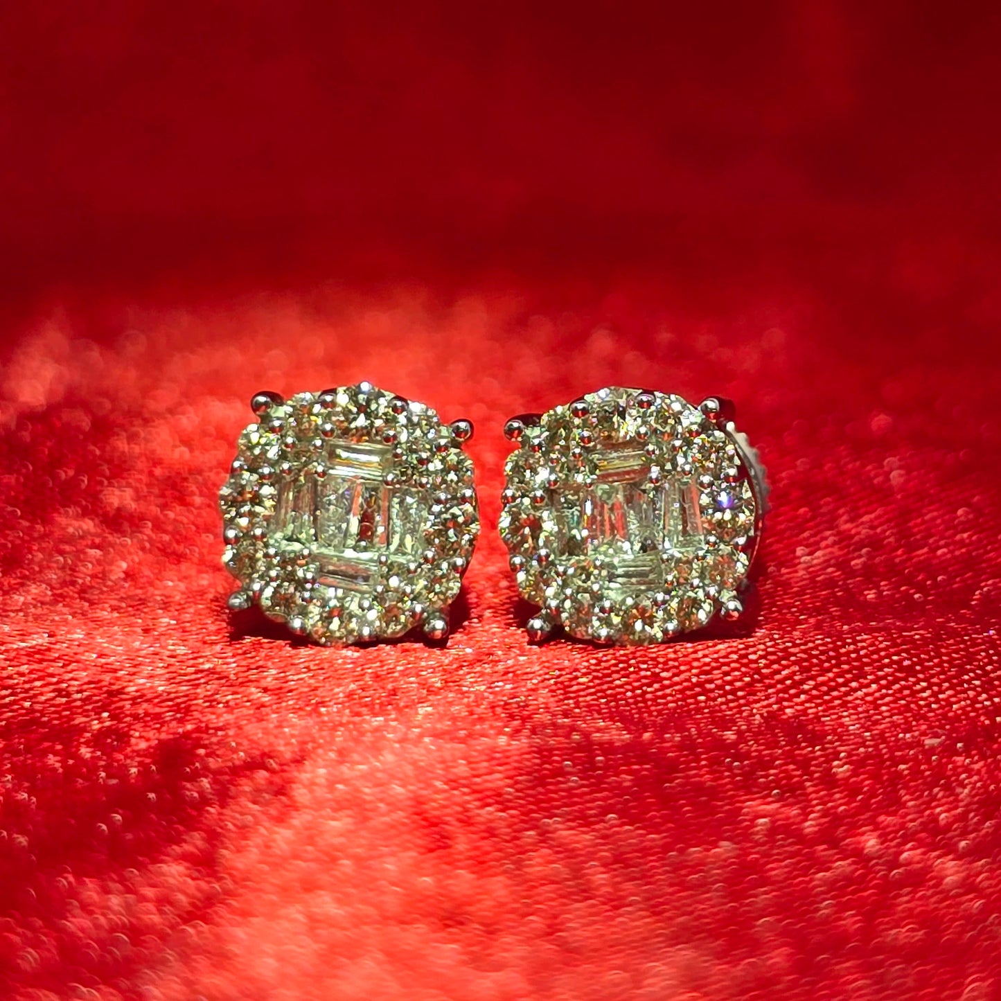 14k White Gold Diamond Round Earrings