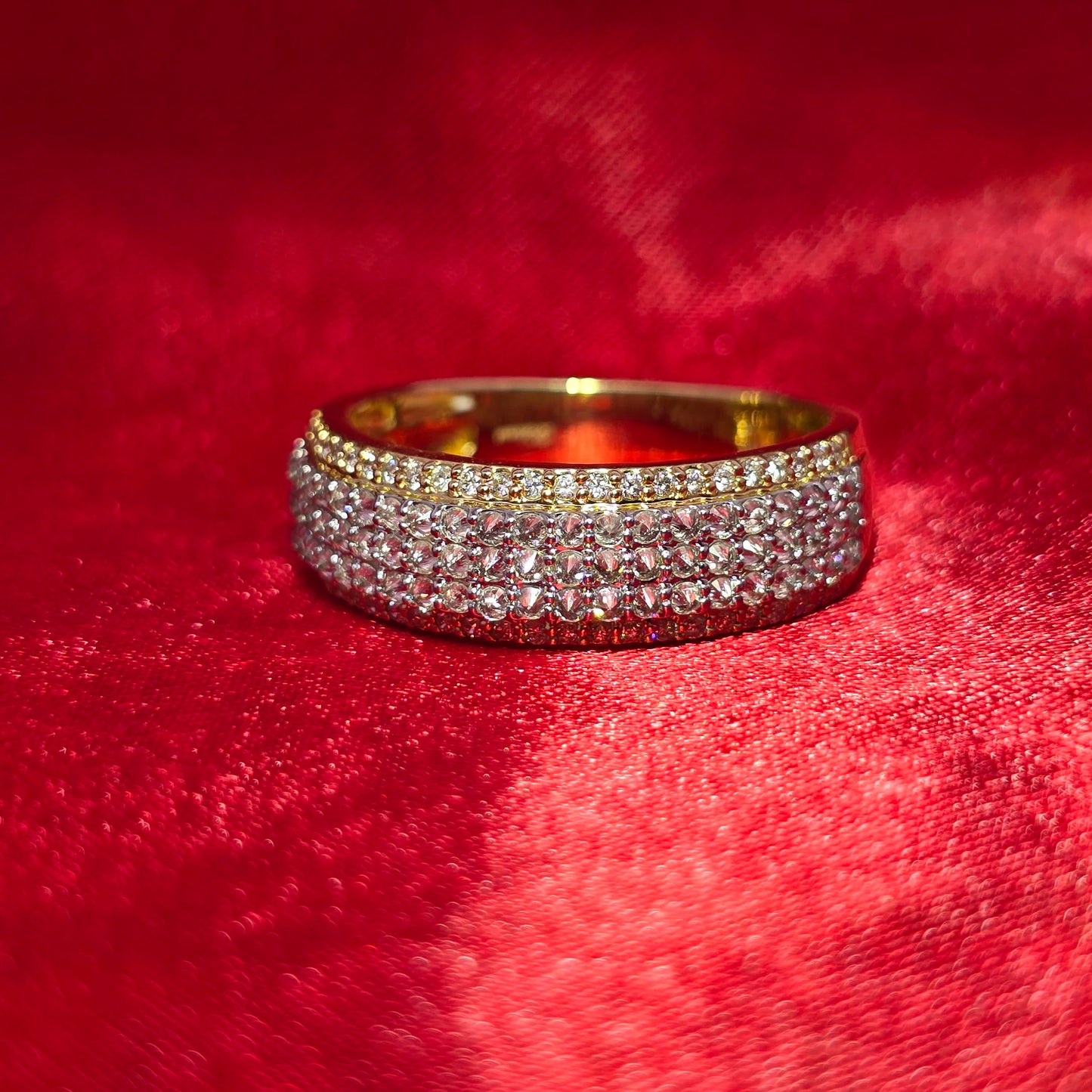 Diamond Wedding Band Ring 0.93 CTW in 10K Yellow Gold – Round Cut
