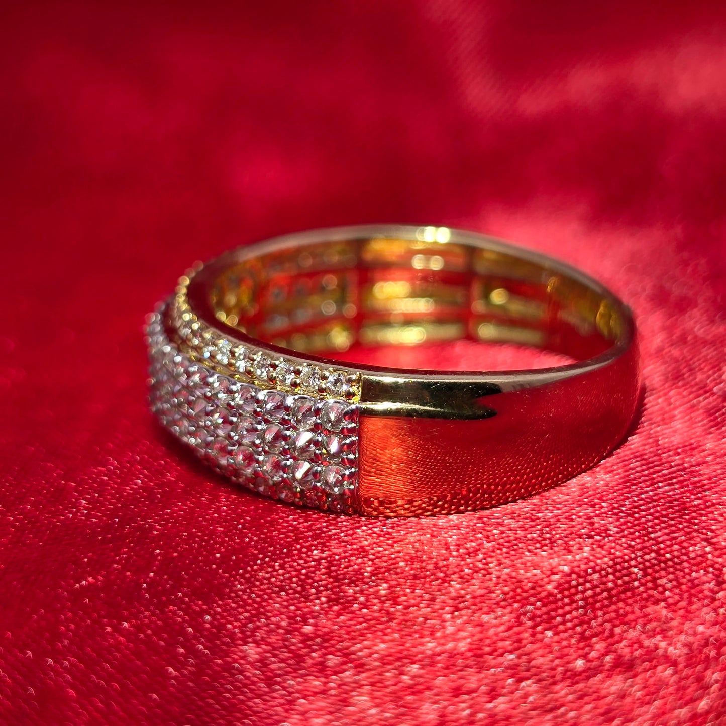 Diamond Wedding Band Ring 0.93 CTW in 10K Yellow Gold – Round Cut