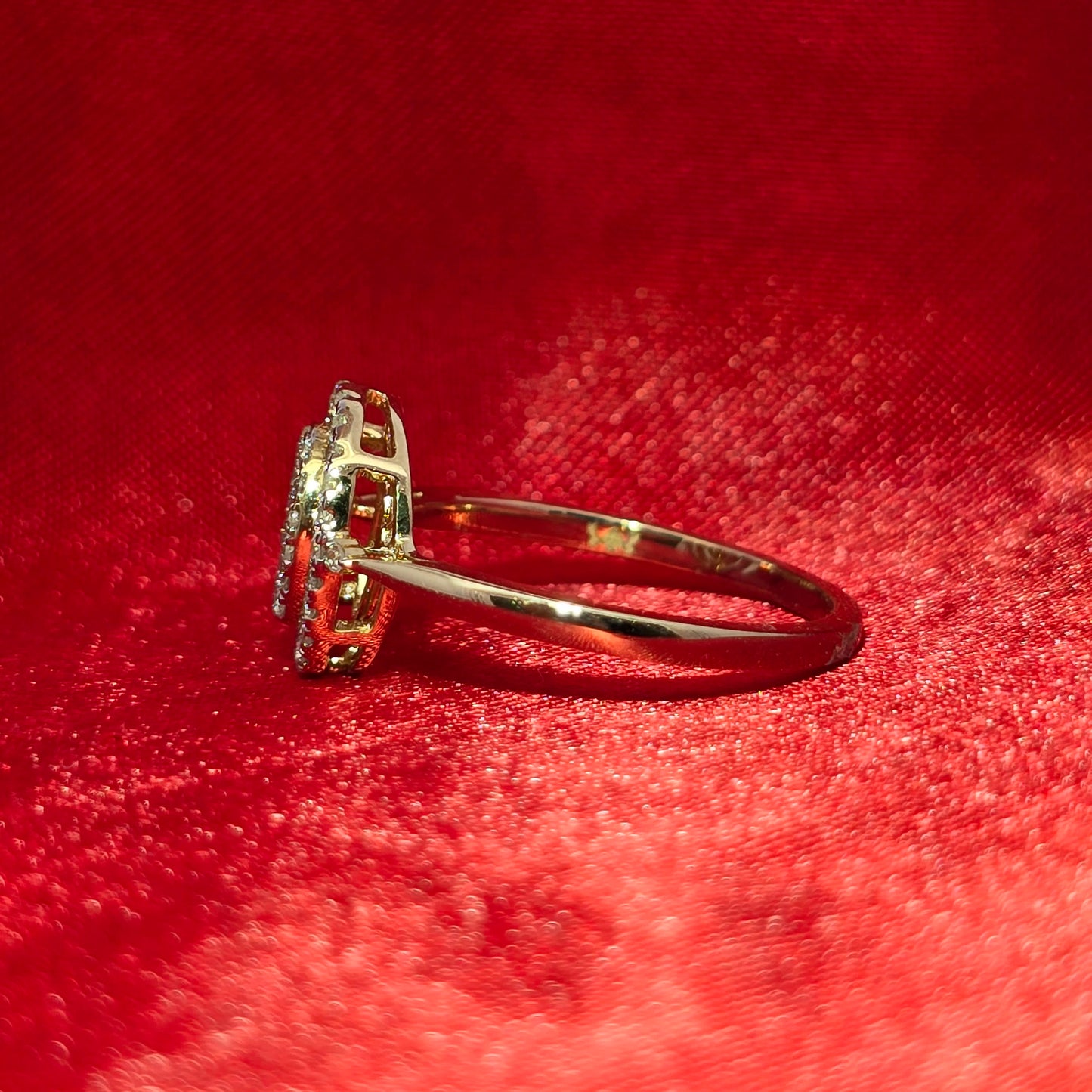 Diamond Oval Ring 0.23 ctw 10K Yellow Gold