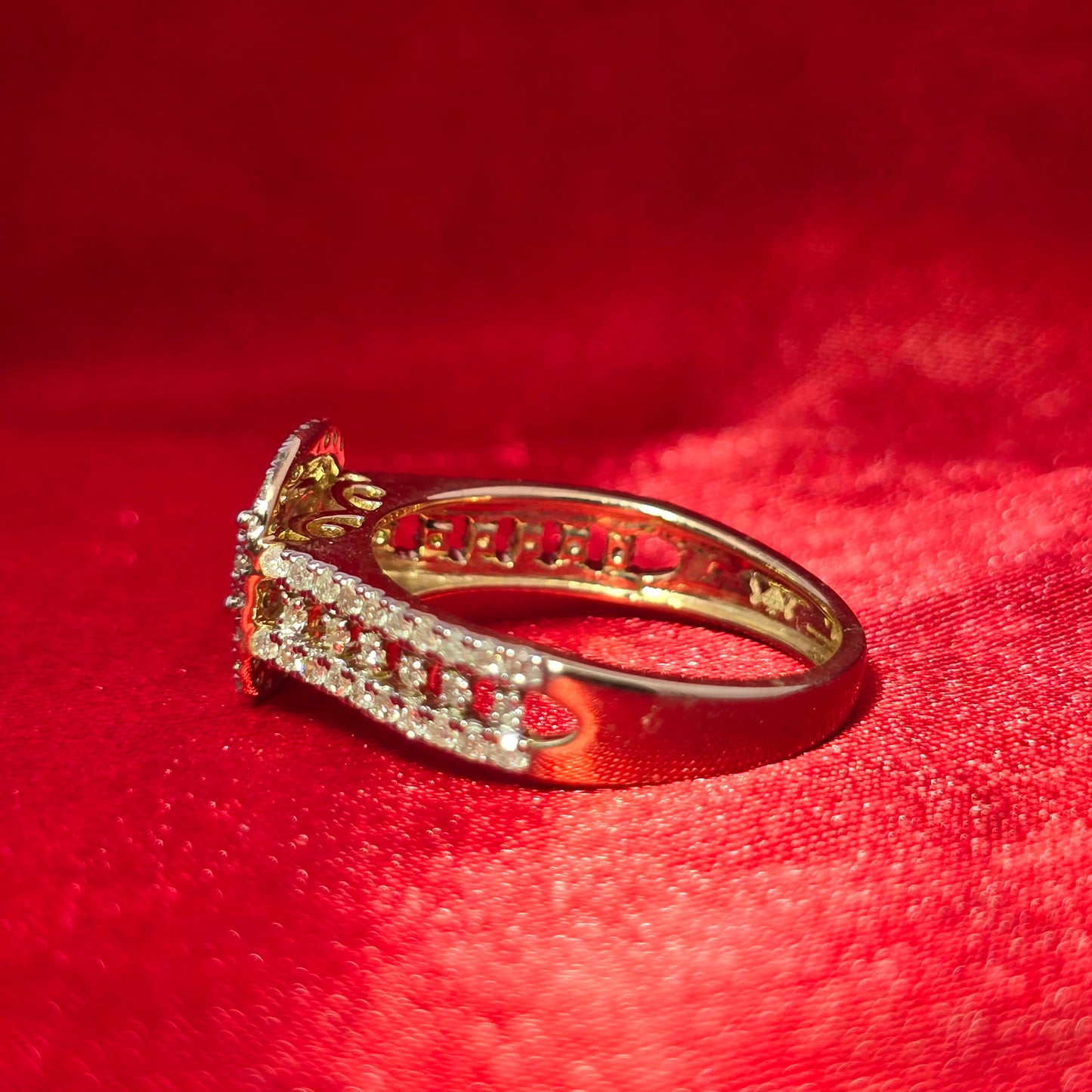 Diamond Engagement Ring 0.73 ctw 10K Yellow Gold