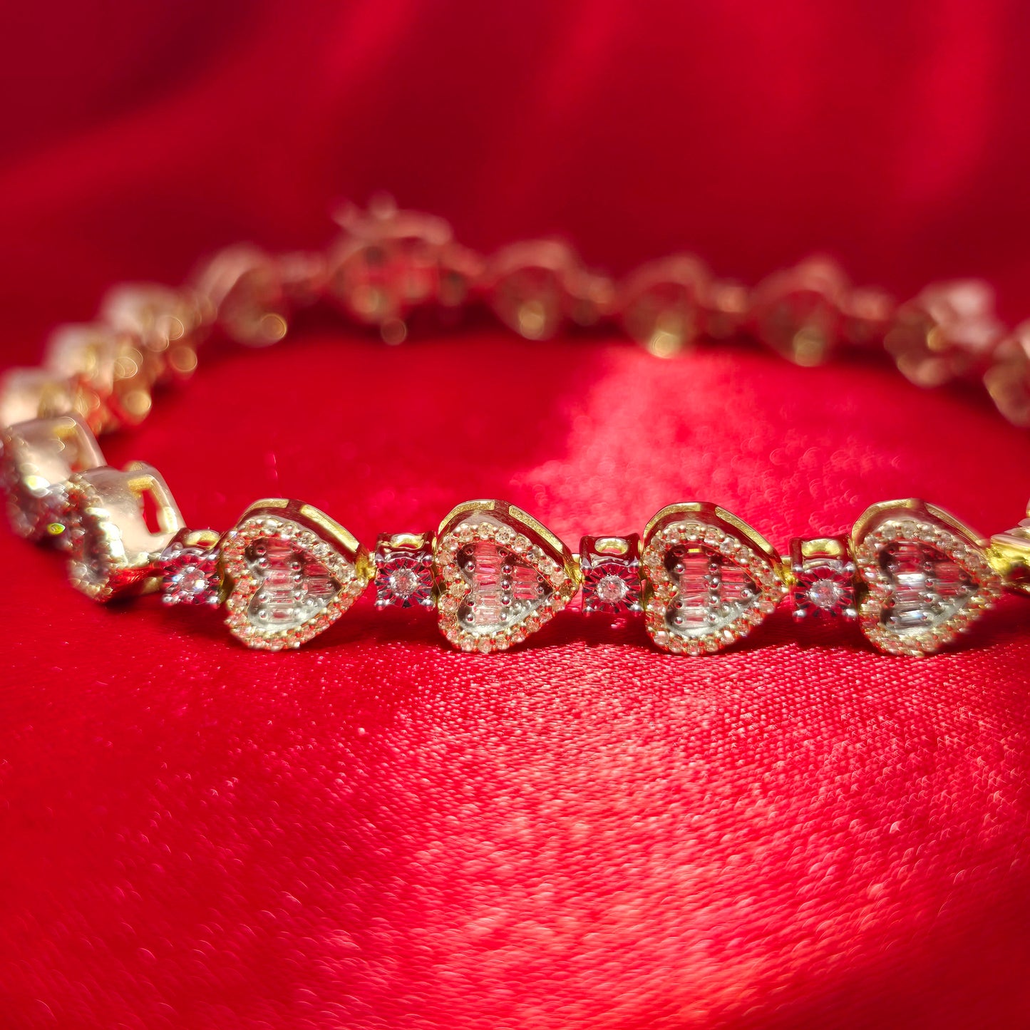 Women's Heart Bracelet 1.50 ctw Diamond 10K Yellow Gold