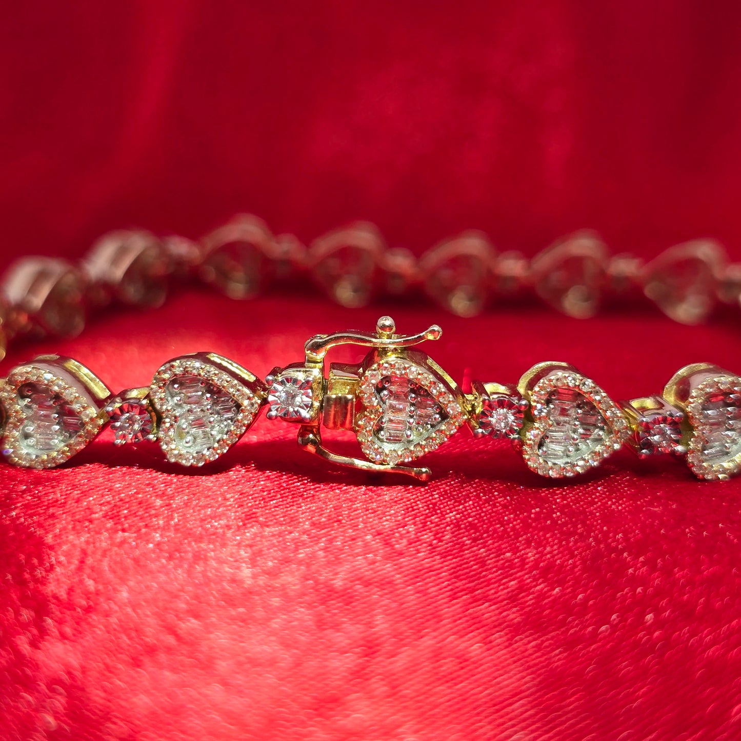 Women's Heart Bracelet 1.50 ctw Diamond 10K Yellow Gold