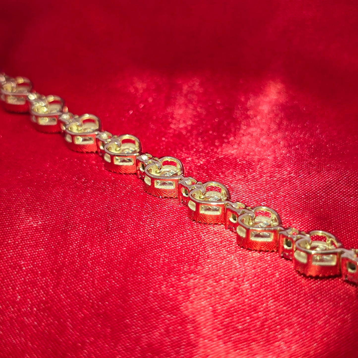 Women's Heart Bracelet 1.50 ctw Diamond 10K Yellow Gold