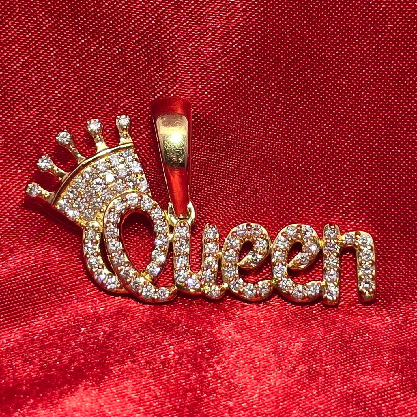 10K Yellow Gold "Queen" Diamond Pendant with Crown 0.90ctw