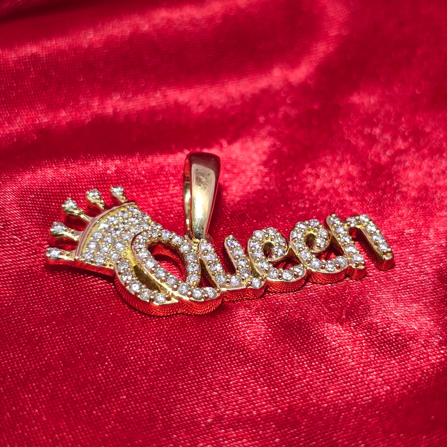 10K Yellow Gold "Queen" Diamond Pendant with Crown 0.90ctw