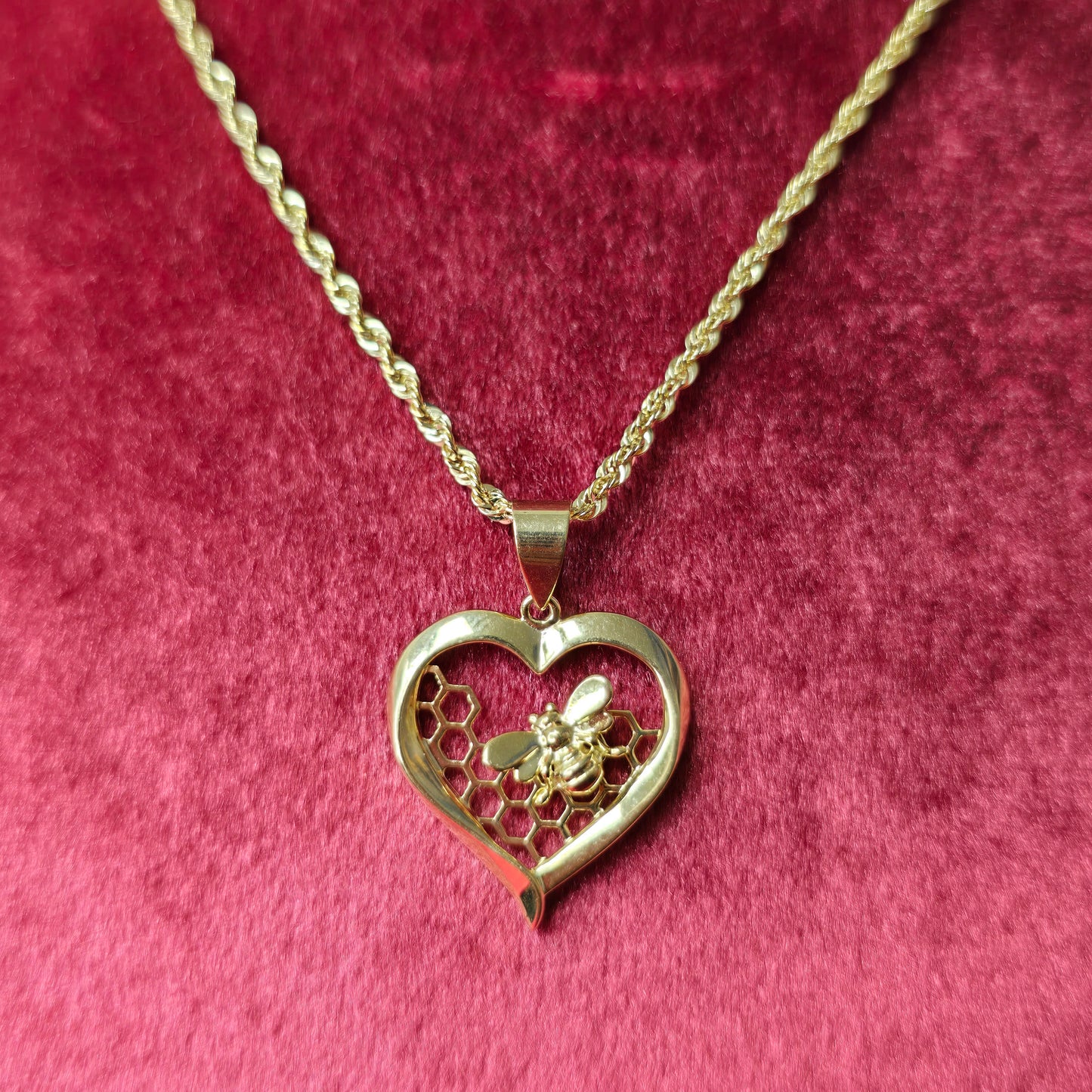 10K Gold Bee in a Heart Pendant with 10K Yellow Gold Rope Chain 20"