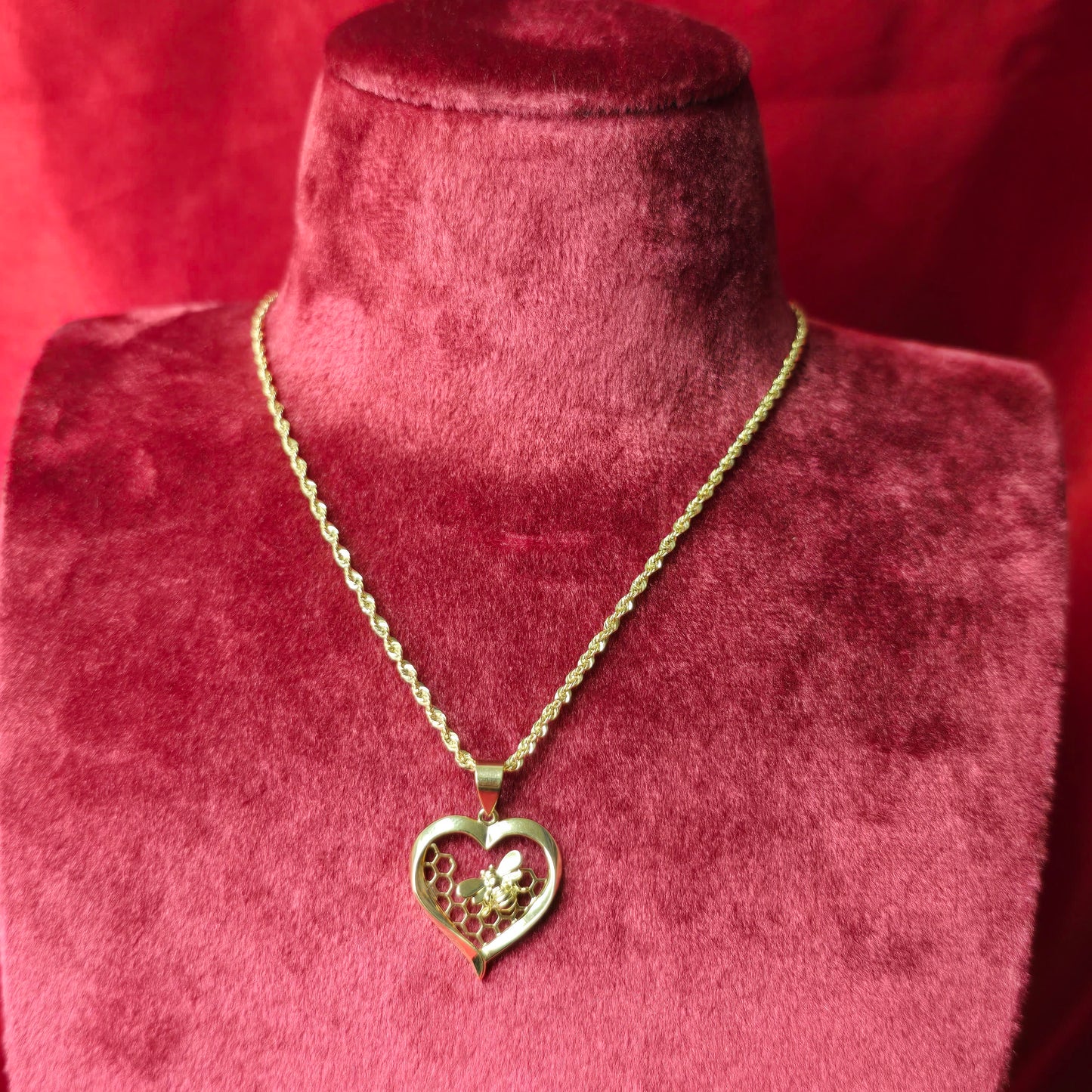 10K Gold Bee in a Heart Pendant with 10K Yellow Gold Rope Chain 20"