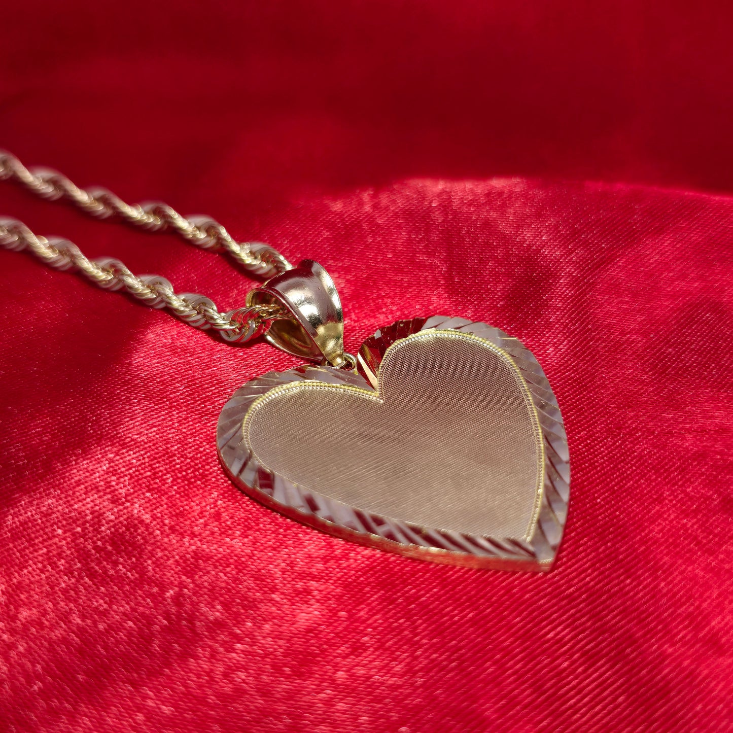 10K Yellow Gold Rope Chain with Heart Picture Pendant | Custom Engravable Frame