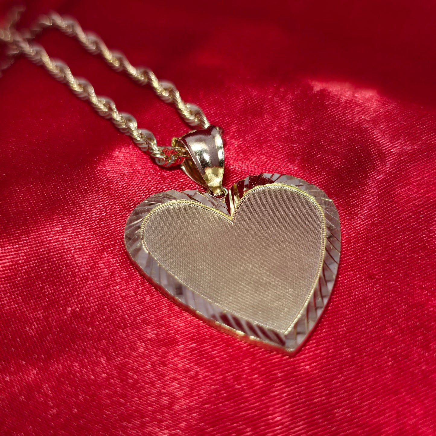 10K Yellow Gold Rope Chain with Heart Picture Pendant | Custom Engravable Frame
