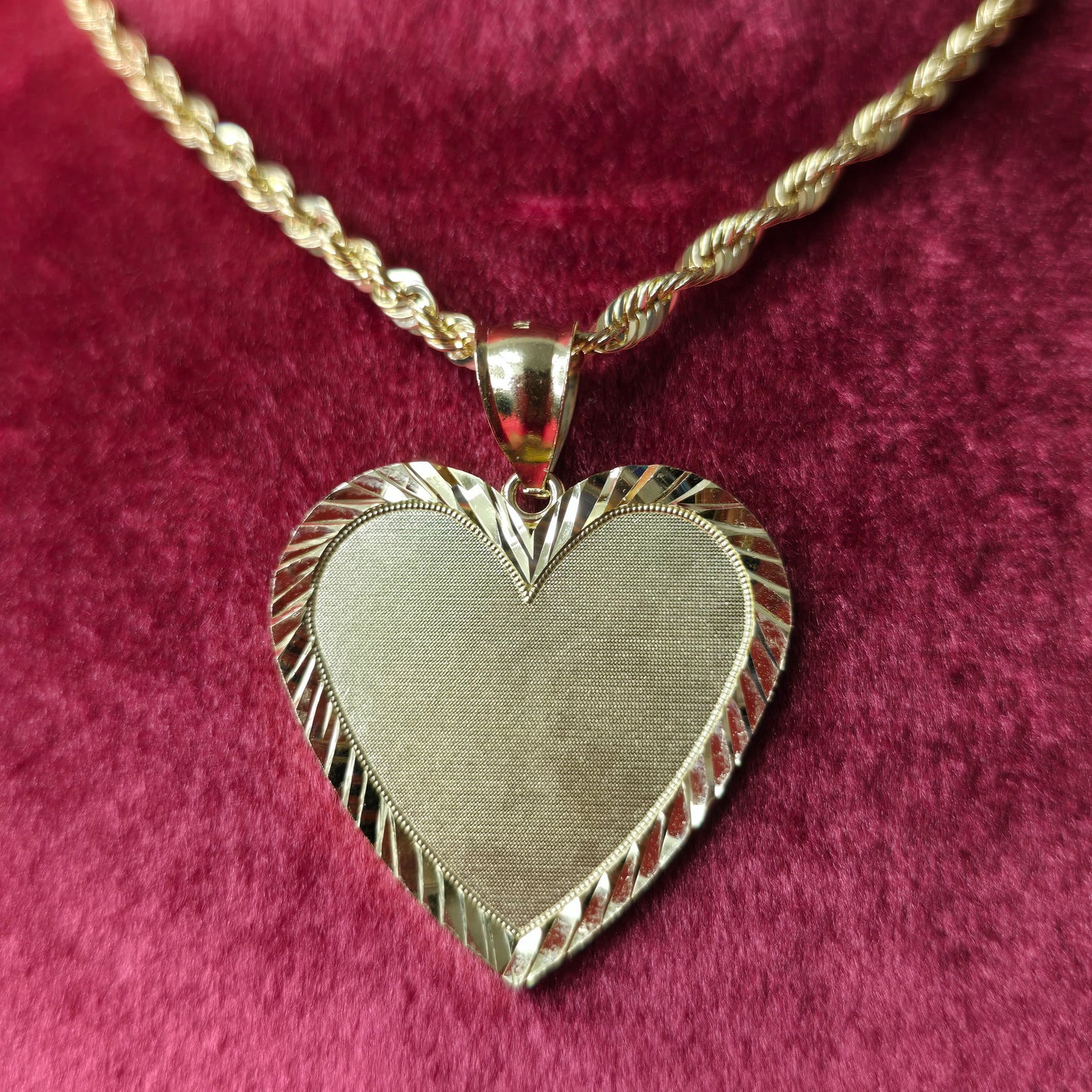 10K Yellow Gold Rope Chain with Heart Picture Pendant | Custom Engravable Frame
