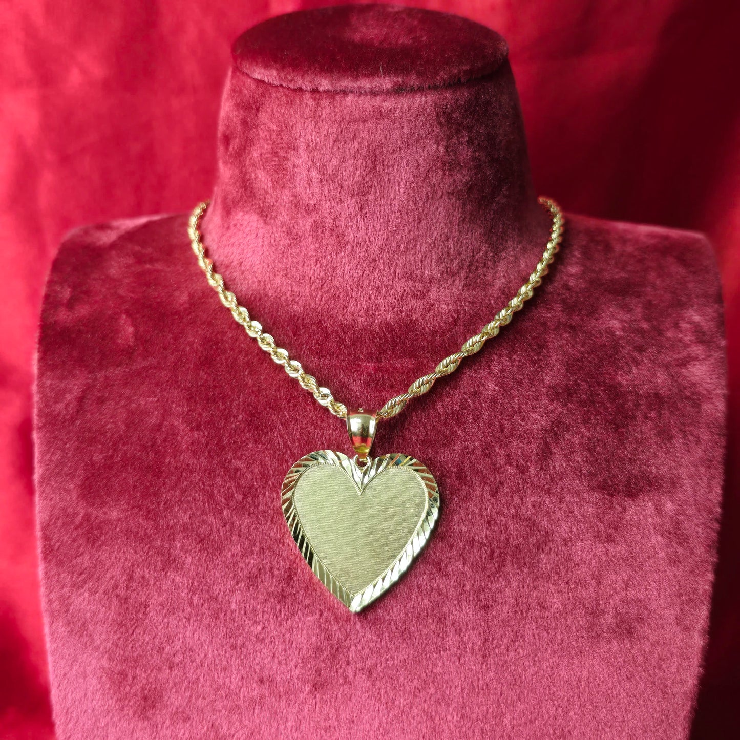 10K Yellow Gold Rope Chain with Heart Picture Pendant | Custom Engravable Frame