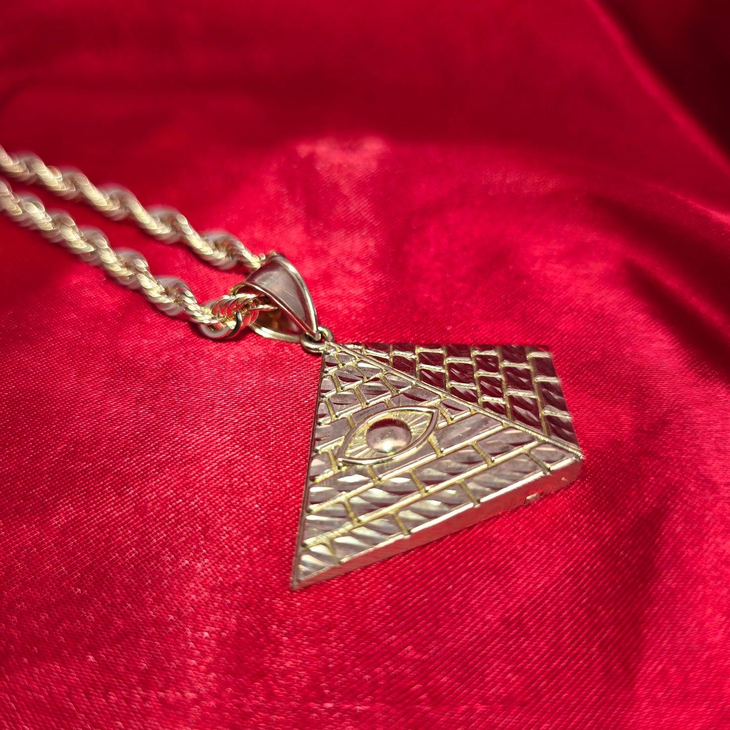 10K Gold Egyptian Horus Eye Pendant with 10K Rope Chain 20"