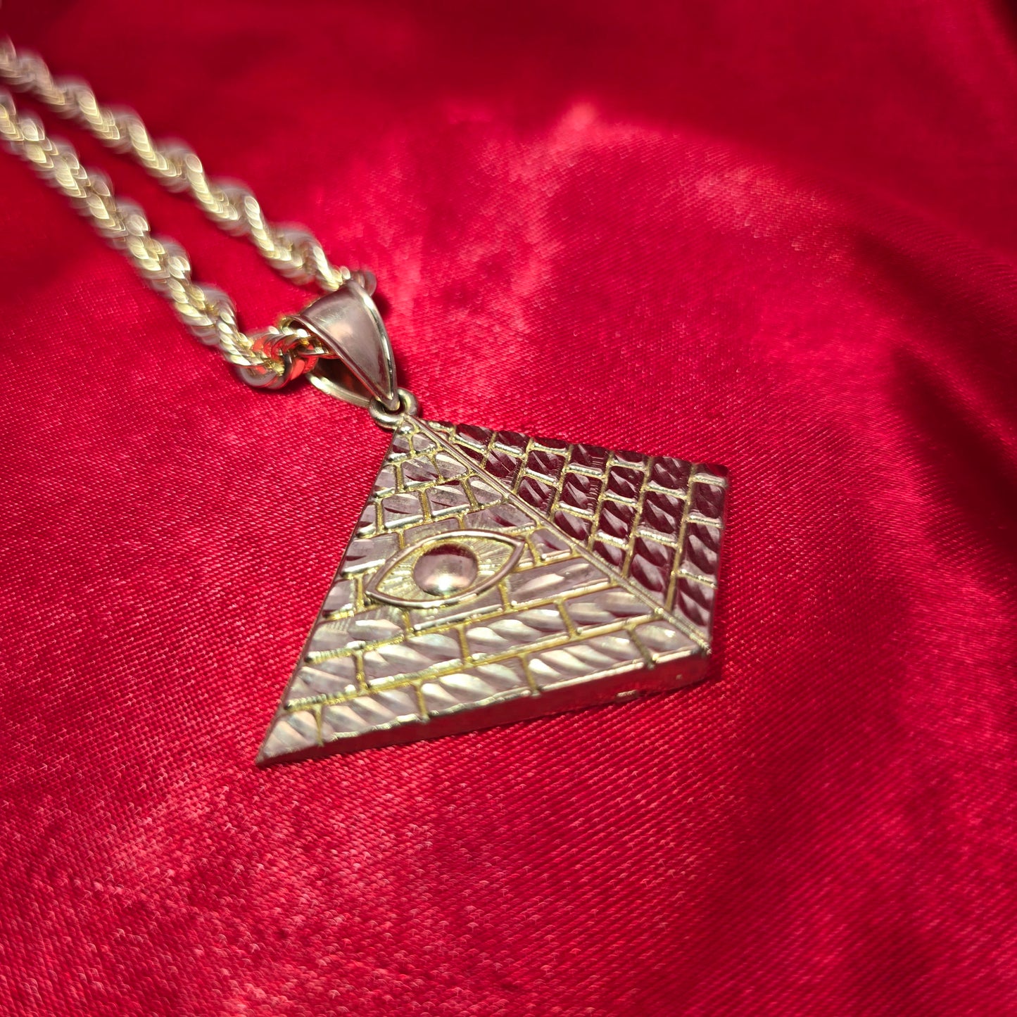 10K Gold Egyptian Horus Eye Pendant with 10K Rope Chain 20"