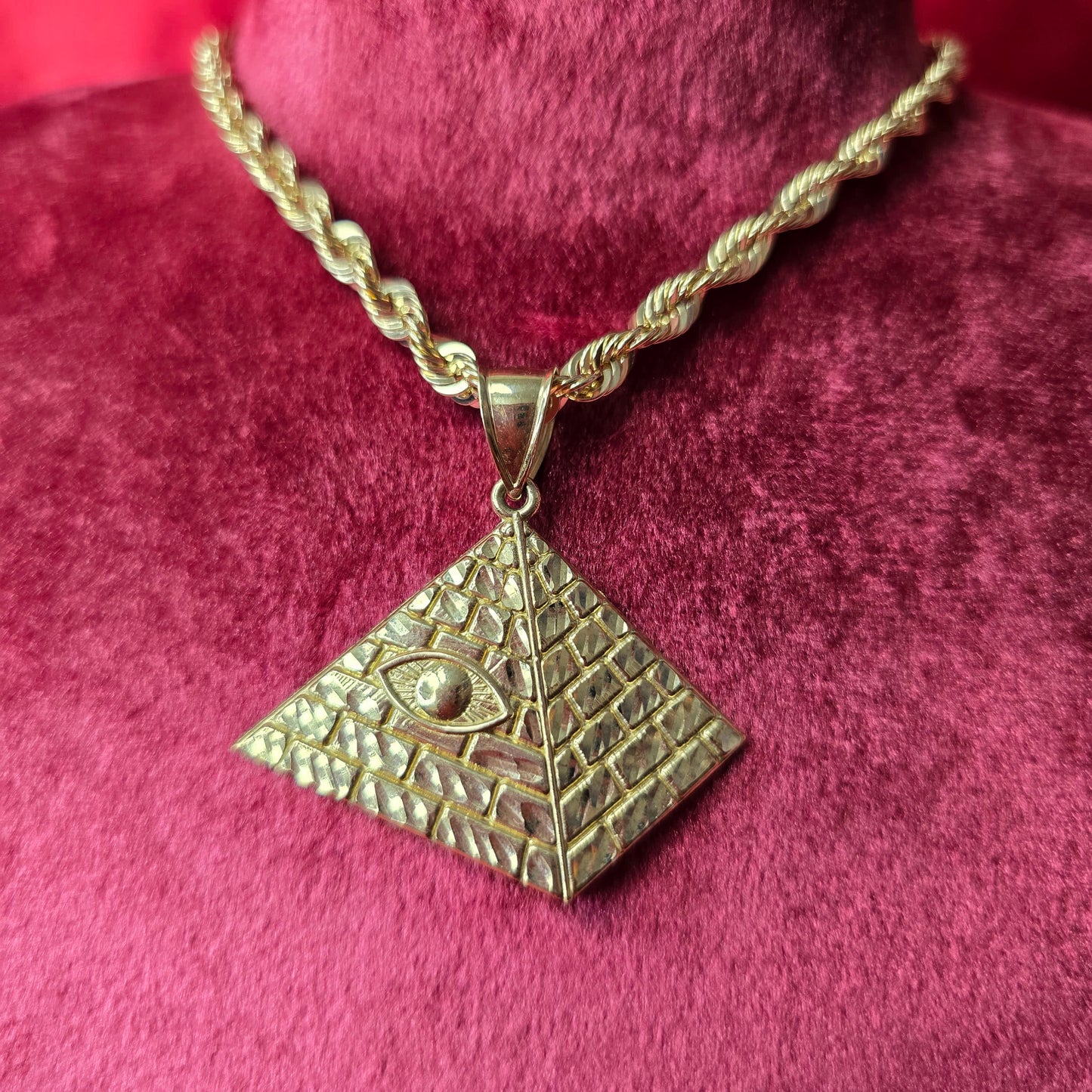 10K Gold Egyptian Horus Eye Pendant with 10K Rope Chain 20"