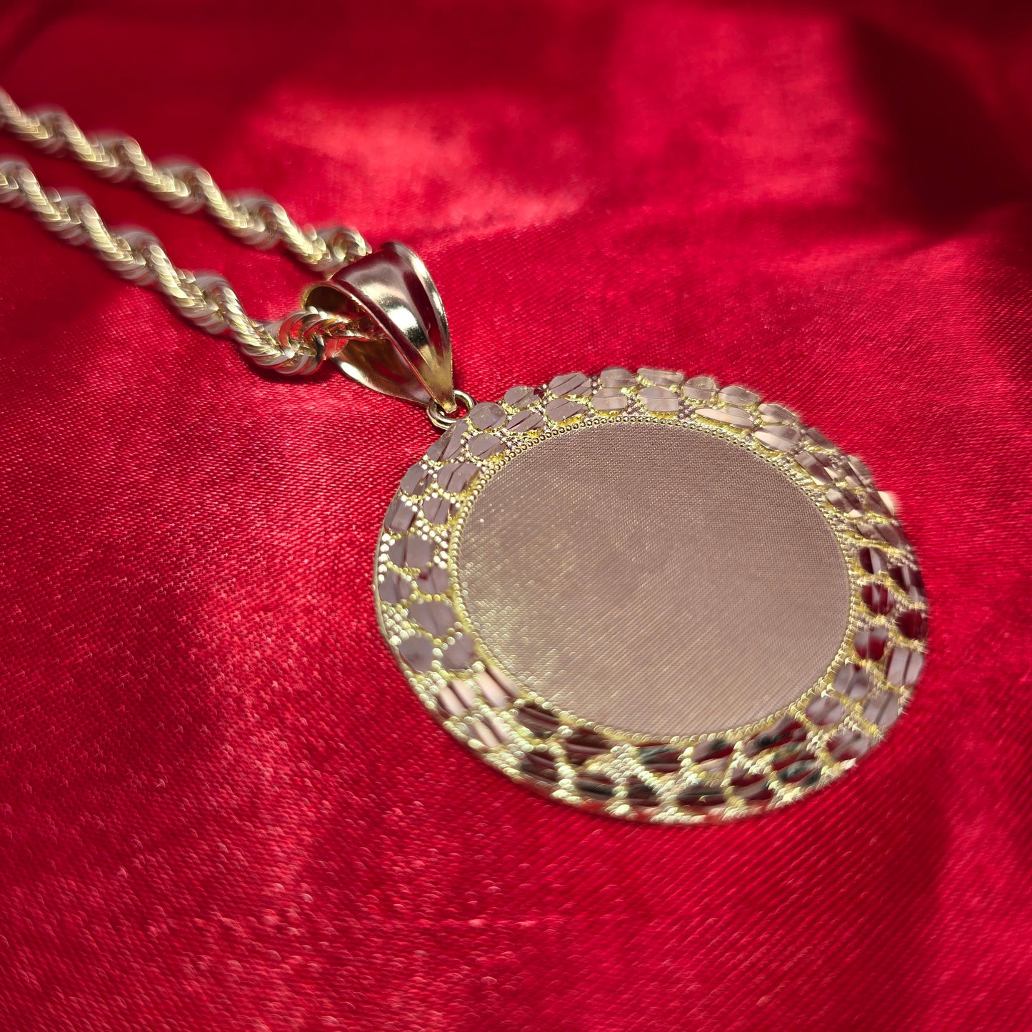 10K Yellow Gold Rope Chain with Round Picture Pendant | Custom Engravable Frame