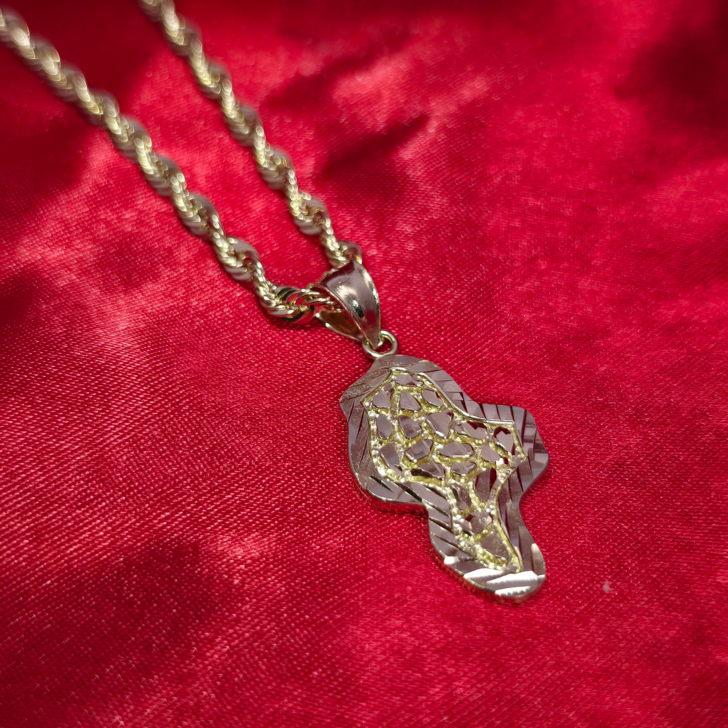 10K Gold Africa Map Pendant With Nugget and 10K Rope Chain 20"