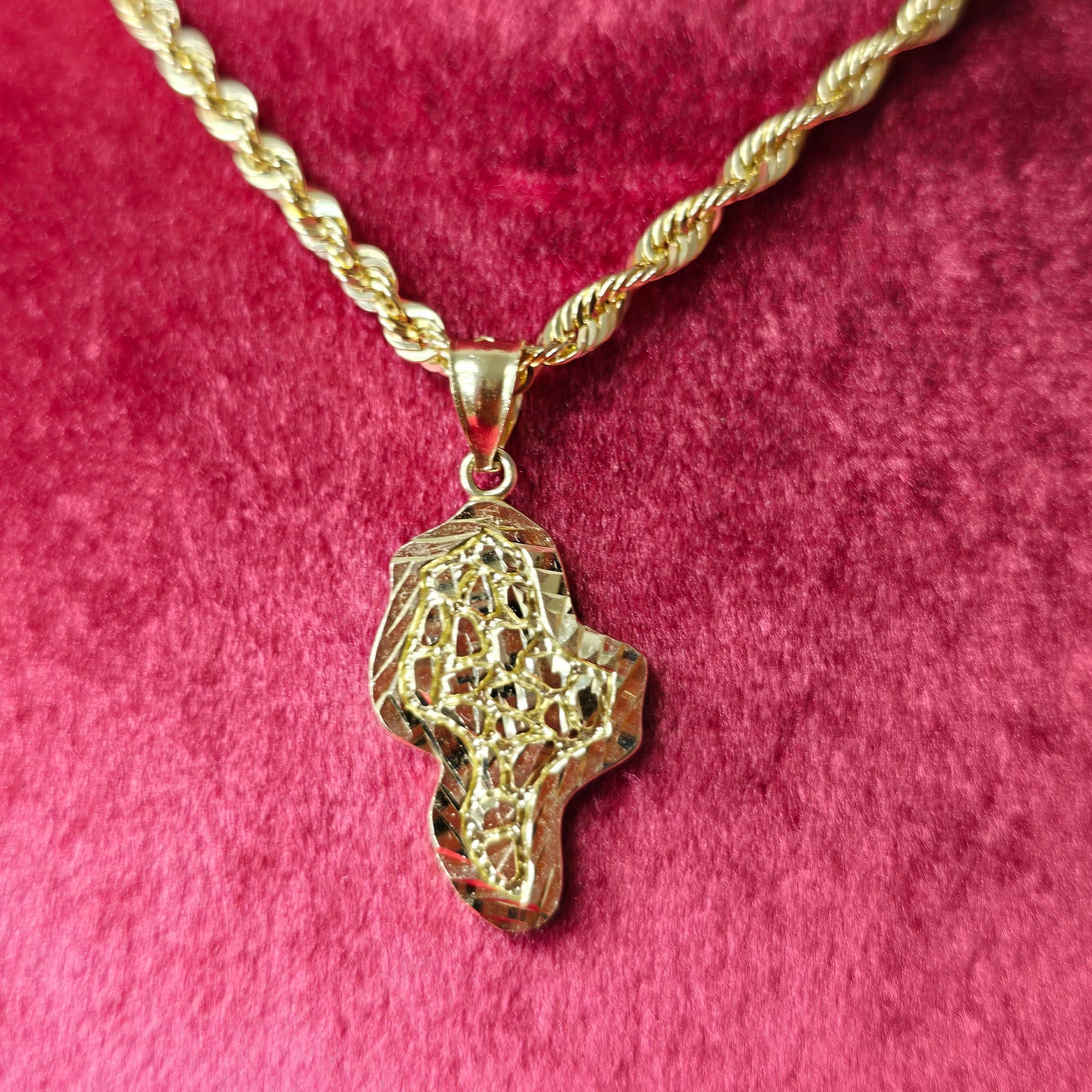 10K Gold Africa Map Pendant With Nugget and 10K Rope Chain 20"