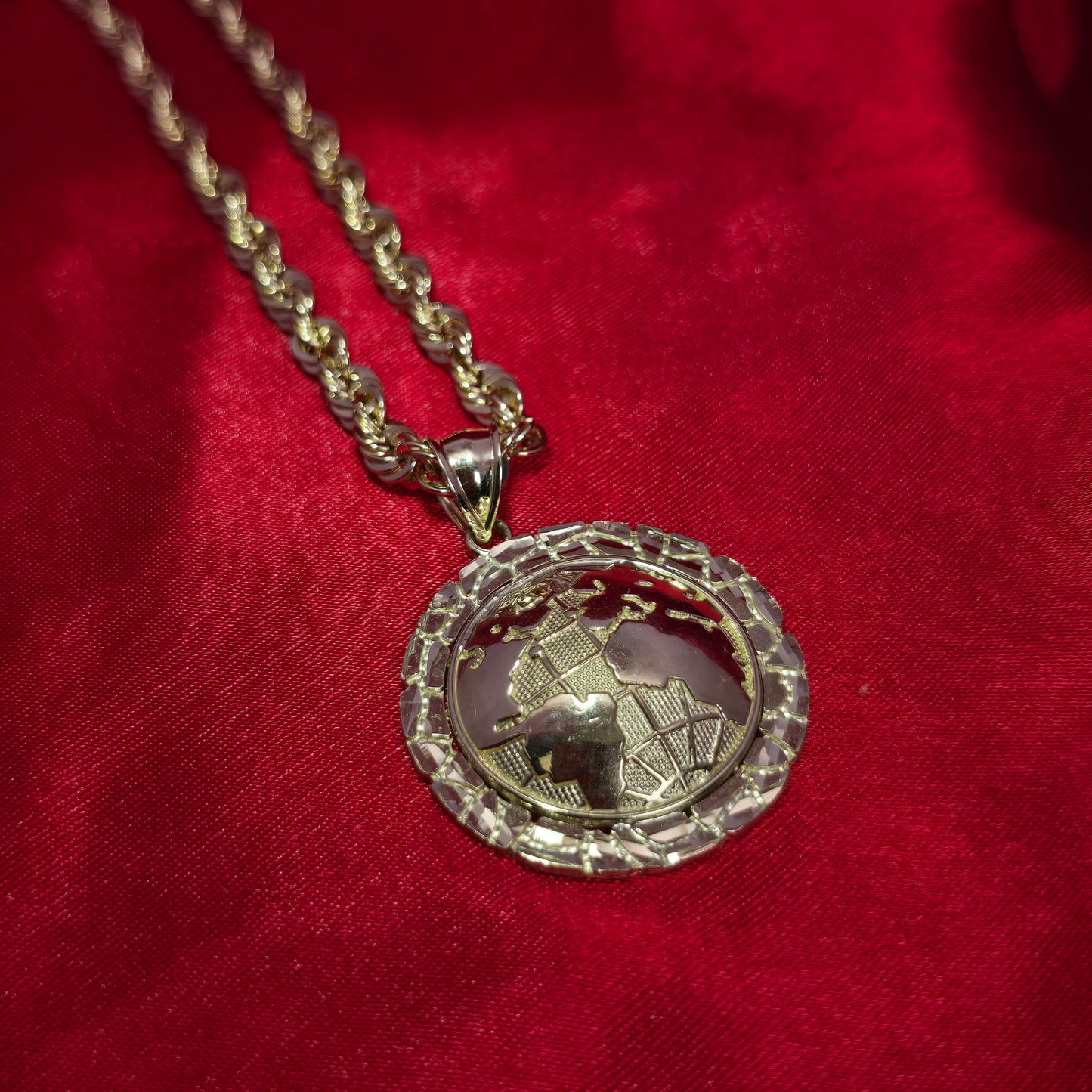 10K Yellow Gold Rope Chain with 3D Globe Pendant | Diamond-Cut World Map Necklace