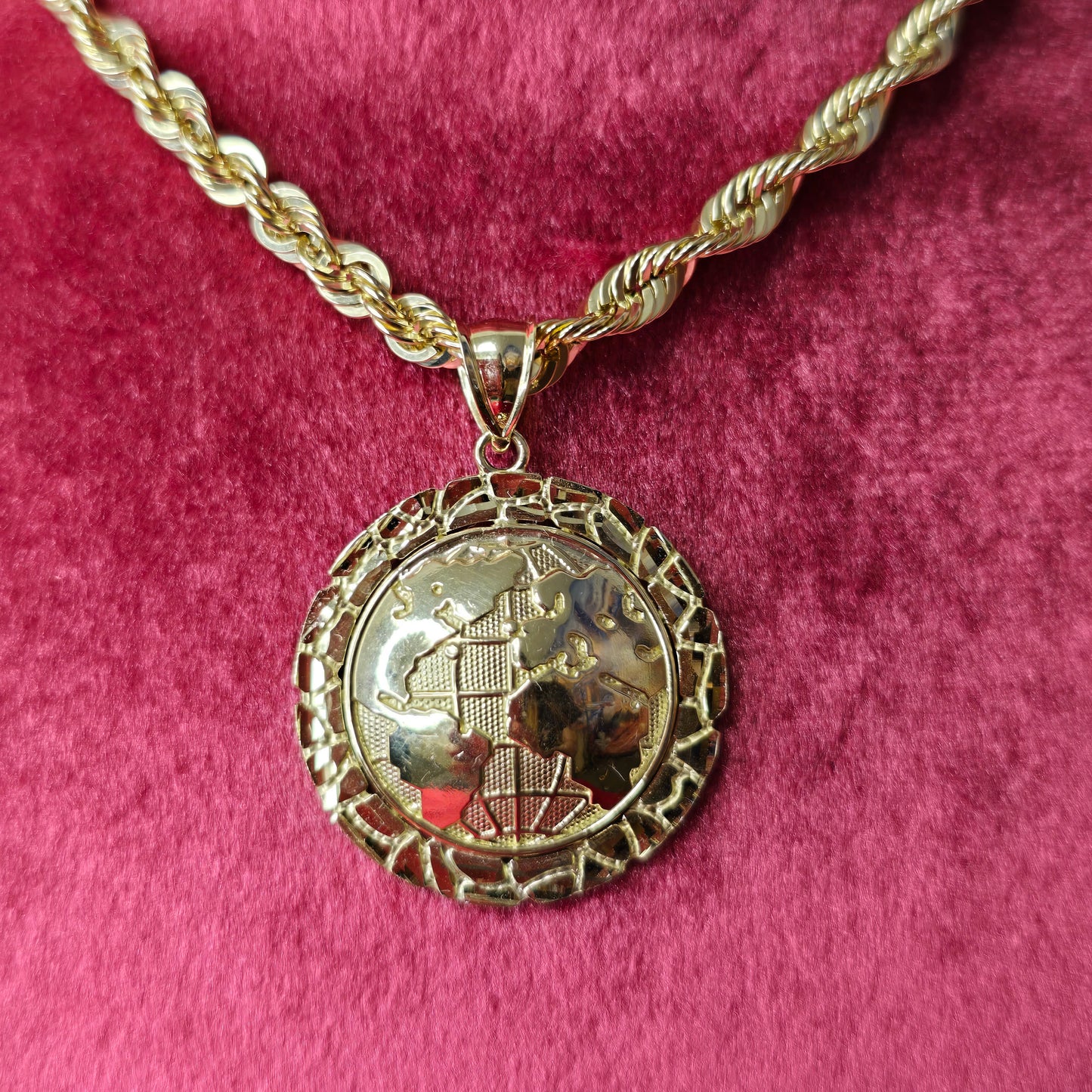 10K Yellow Gold Rope Chain with 3D Globe Pendant | Diamond-Cut World Map Necklace