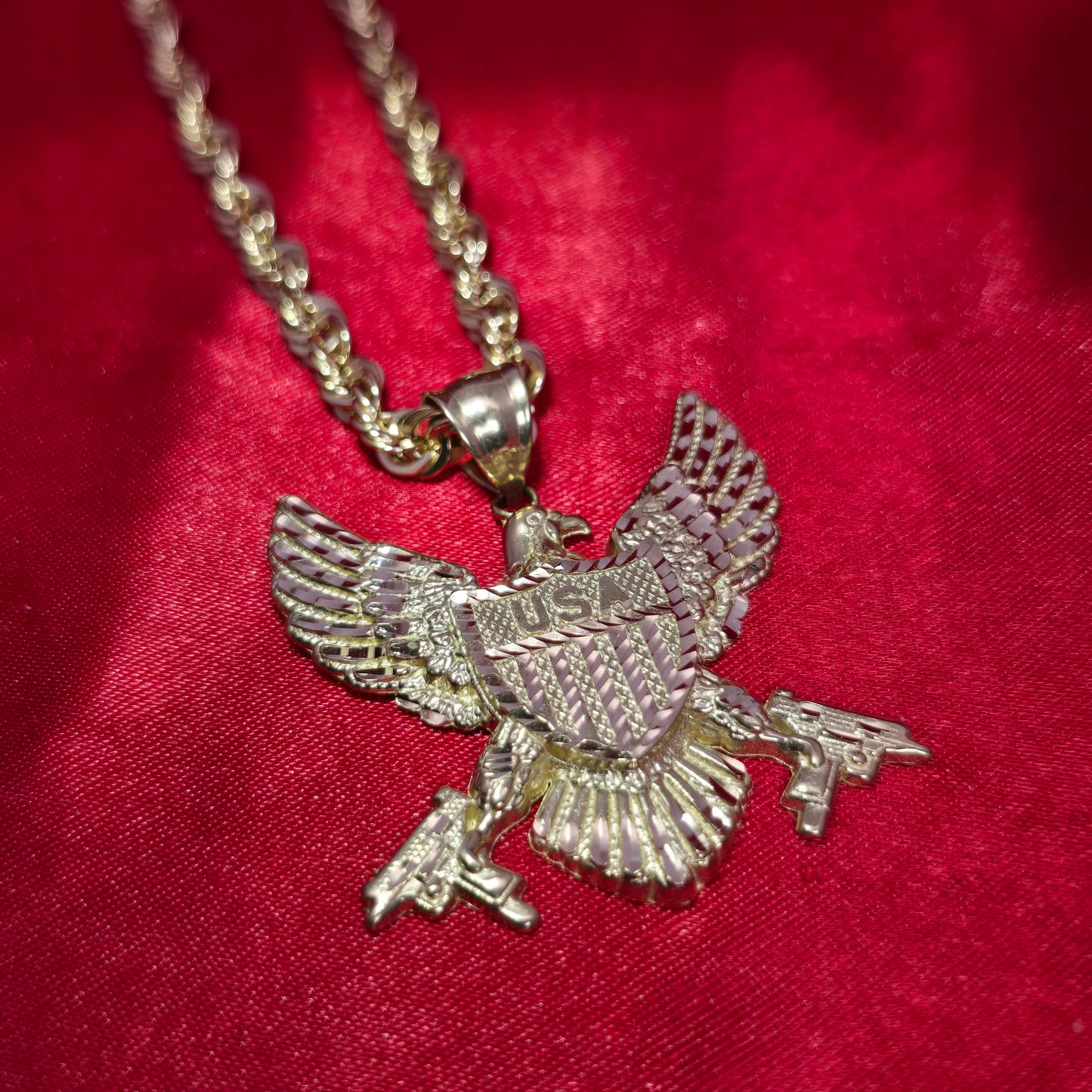 10K Gold USA Eagle With Wings Pendant and 10K Gold Rope Chain 20"