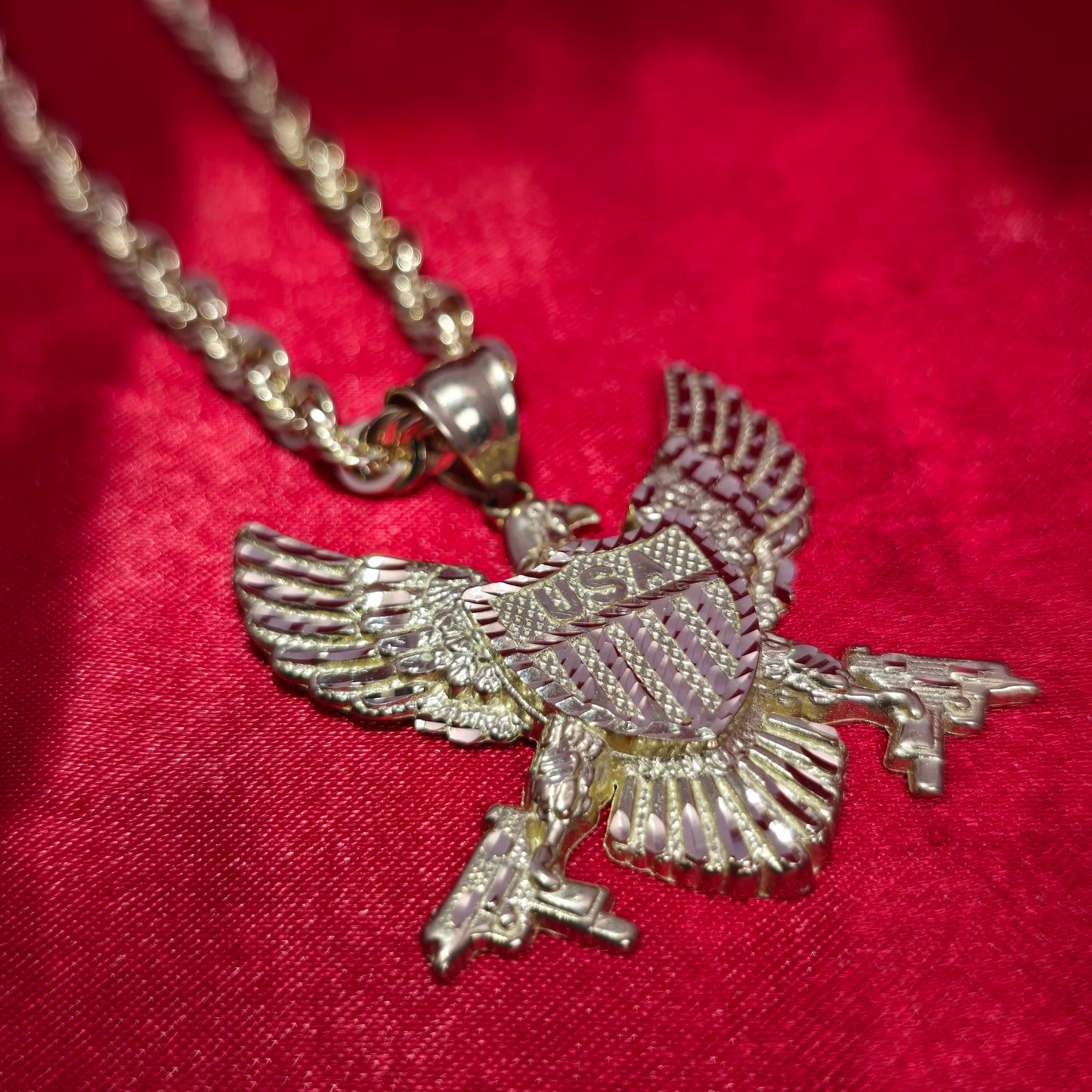 10K Gold USA Eagle With Wings Pendant and 10K Gold Rope Chain 20"