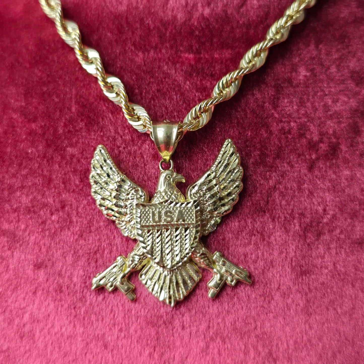 10K Gold USA Eagle With Wings Pendant and 10K Gold Rope Chain 20"
