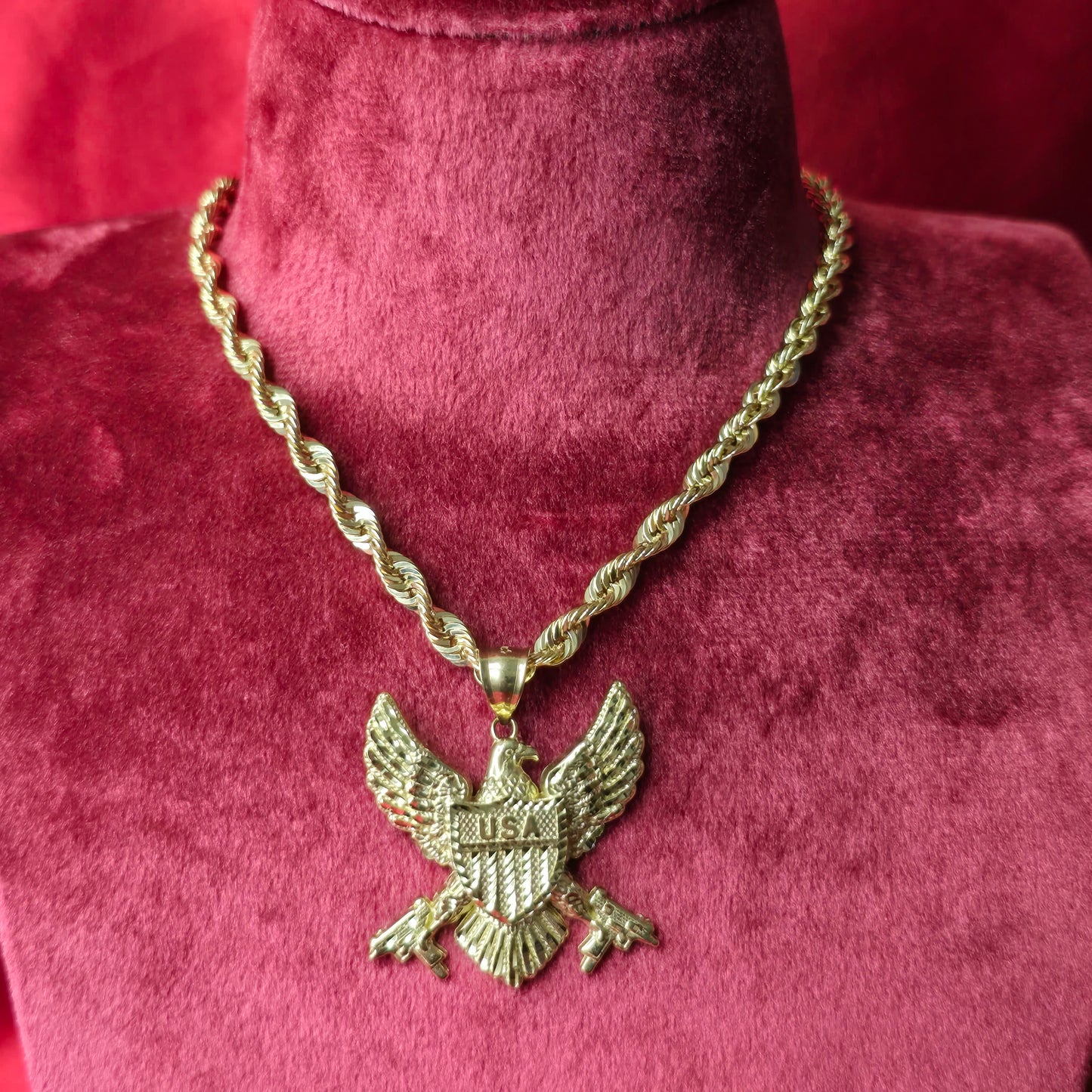 10K Gold USA Eagle With Wings Pendant and 10K Gold Rope Chain 20"