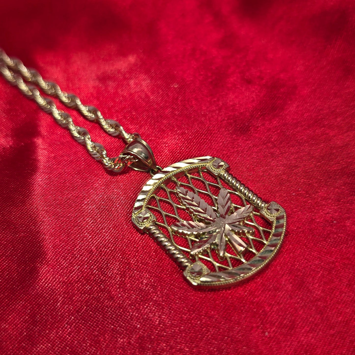 10K Marijuana Leaf Gold Pendant with 10K Rope Chain 20"