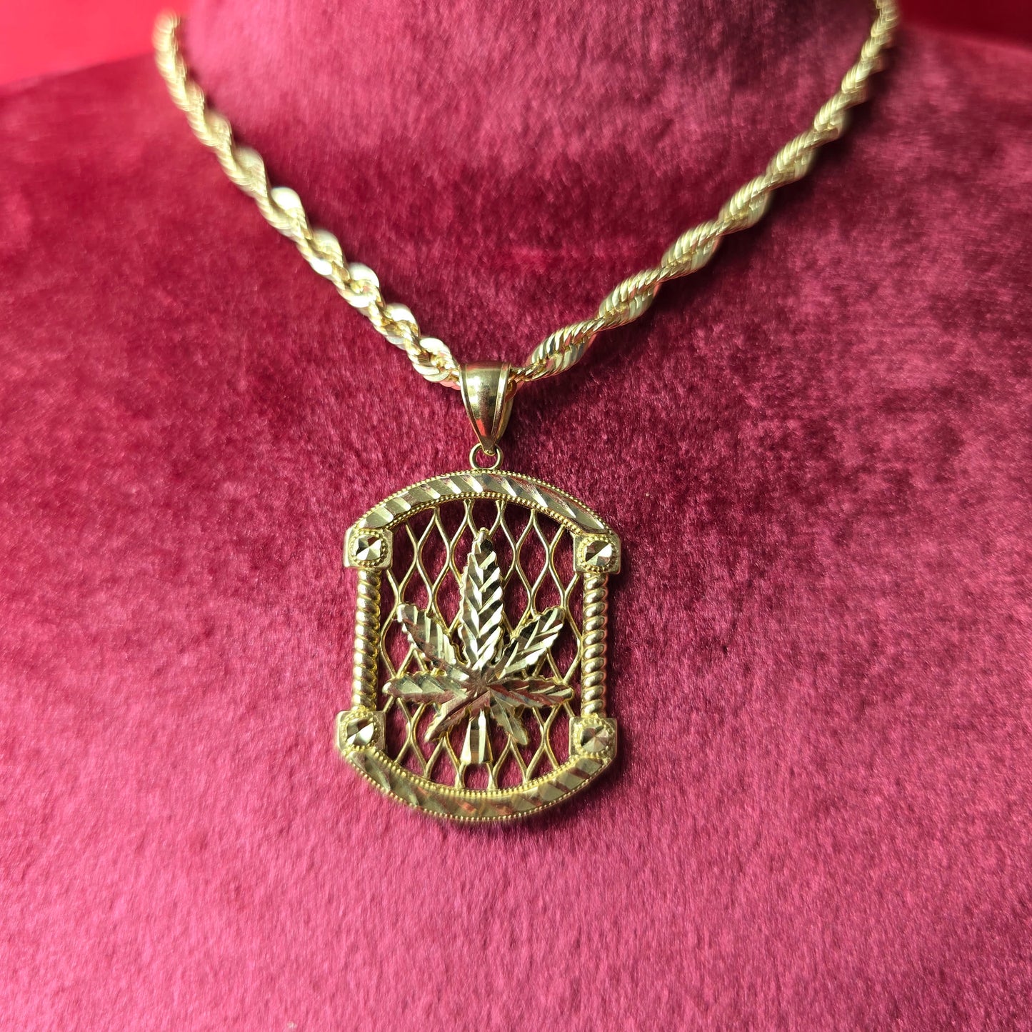 10K Marijuana Leaf Gold Pendant with 10K Rope Chain 20"