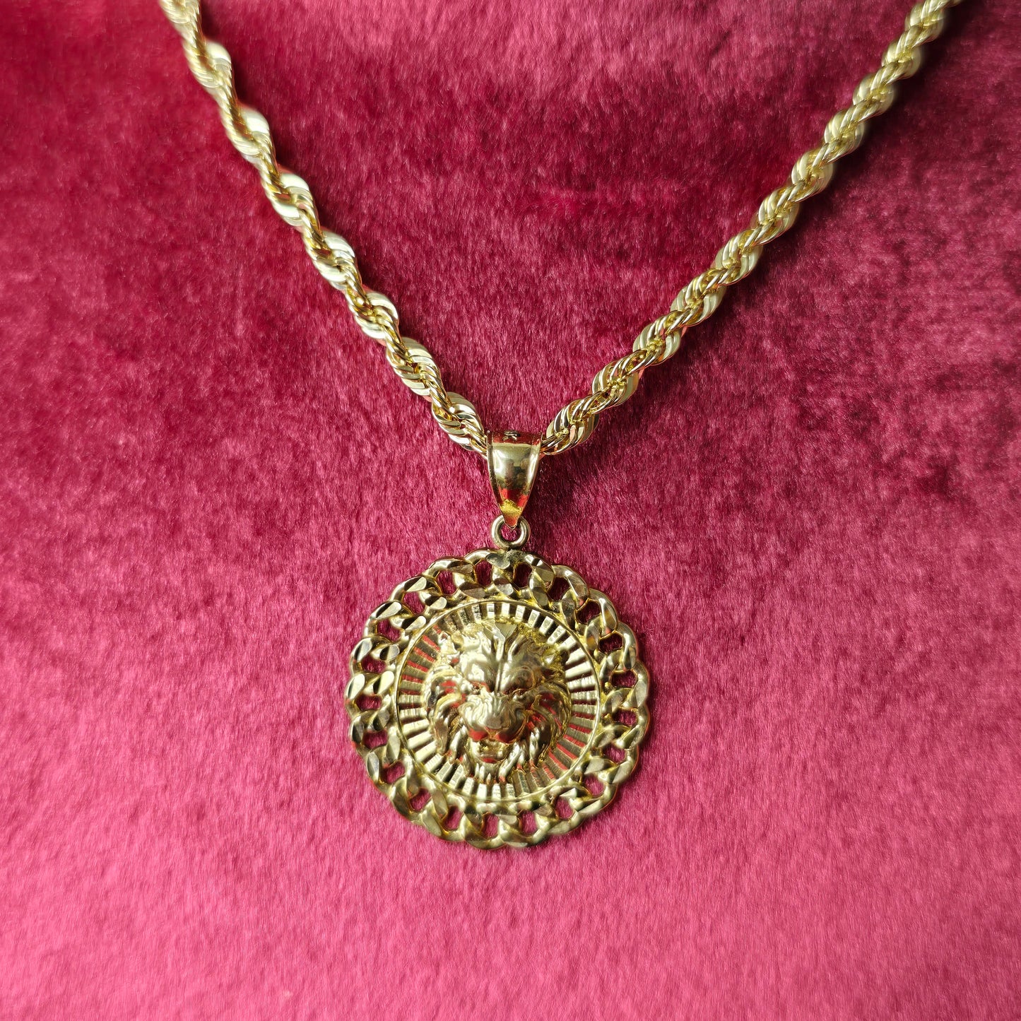 10K Yellow Gold Rope Chain with Lion Head Pendant | Round Cuban Border Medallion