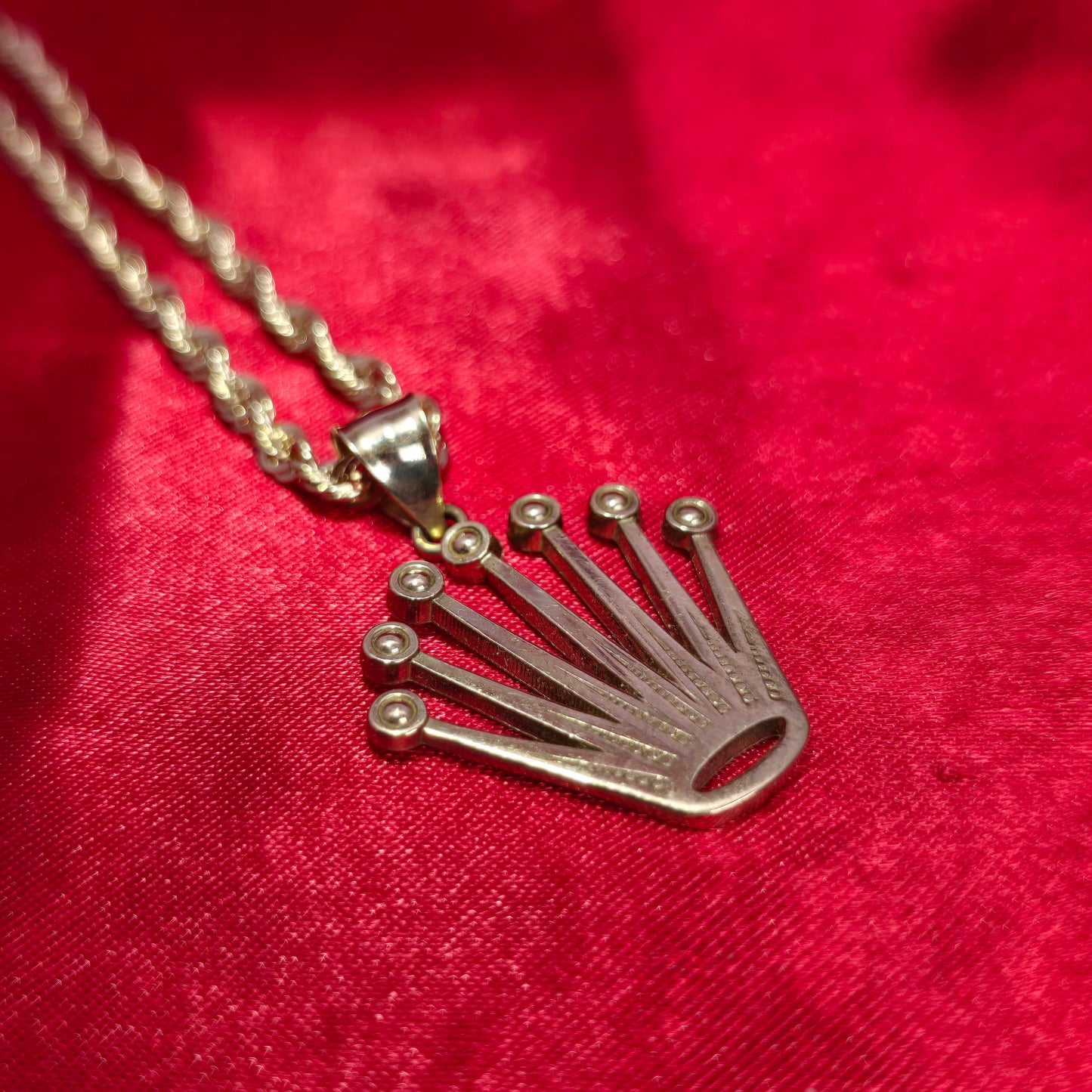 10K Gold Crown Pendant With 10K Rope Chain 20"