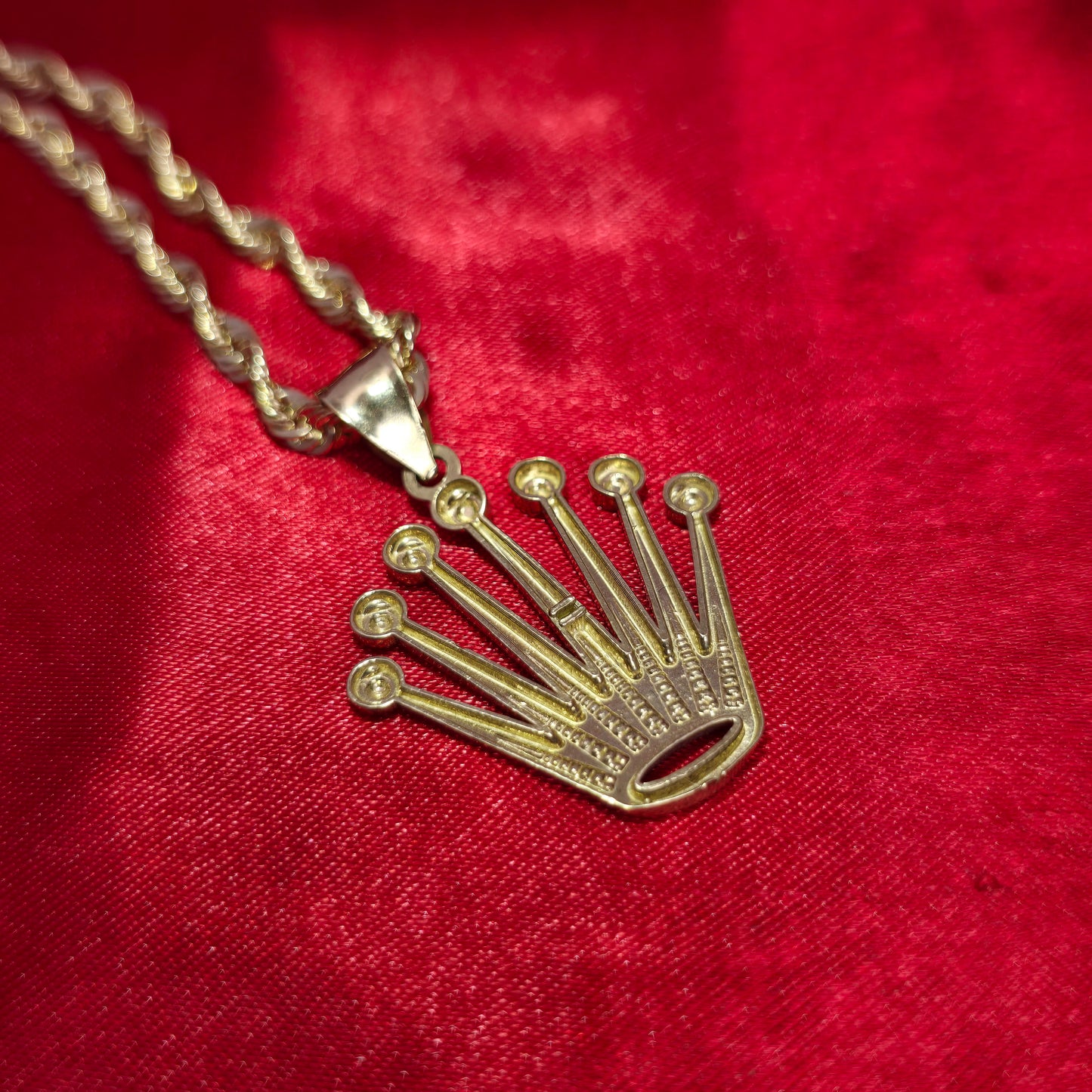 10K Gold Crown Pendant With 10K Rope Chain 20"