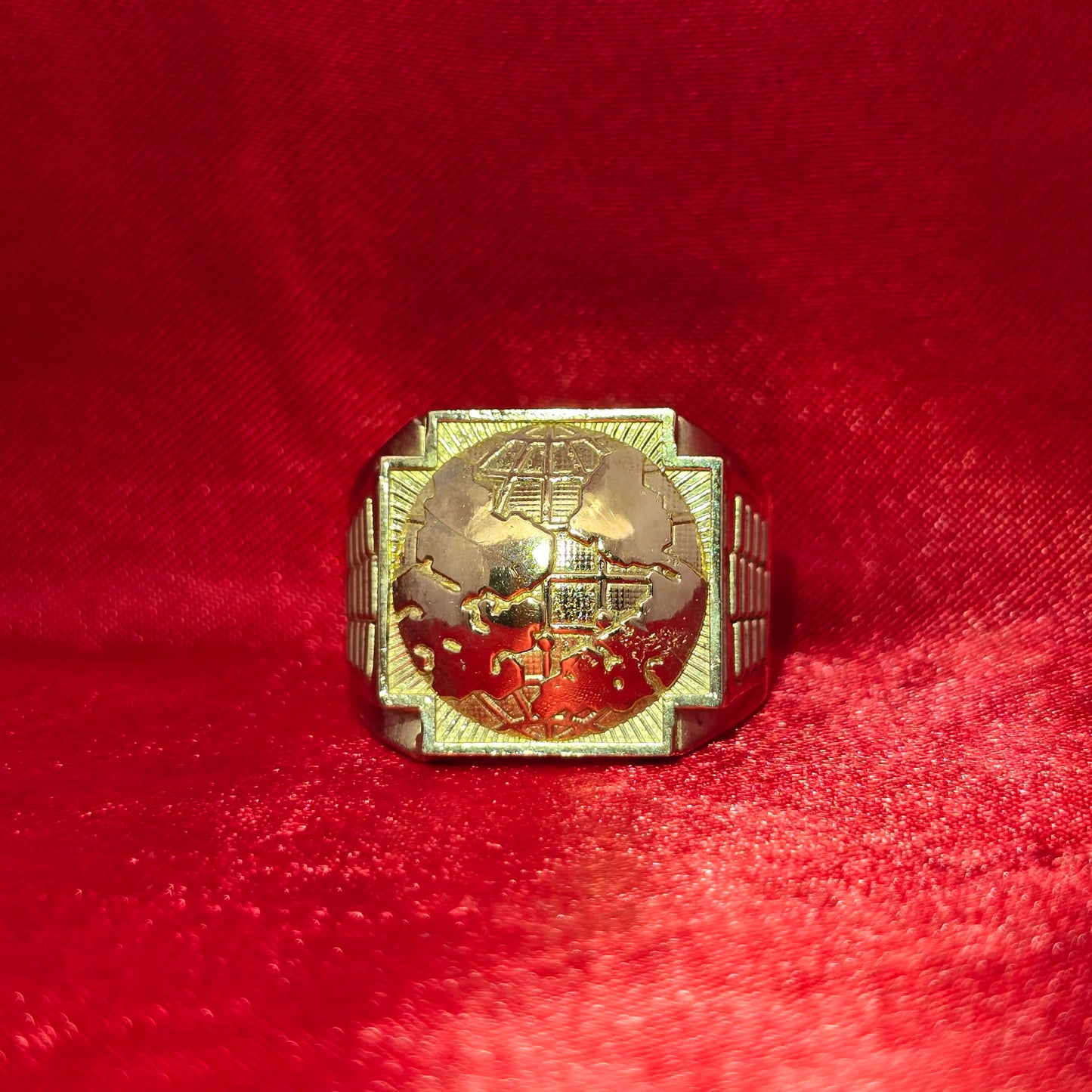 10K Gold World Map Ring – Global Statement Piece for Men