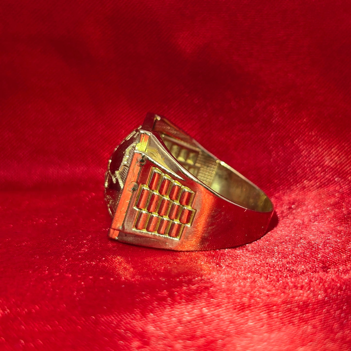 10K Gold World Map Ring – Global Statement Piece for Men