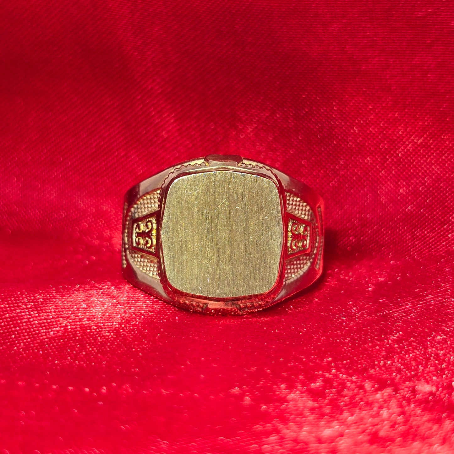 10K Gold Men's Statement Ring – Engravable Personalized Jewelry